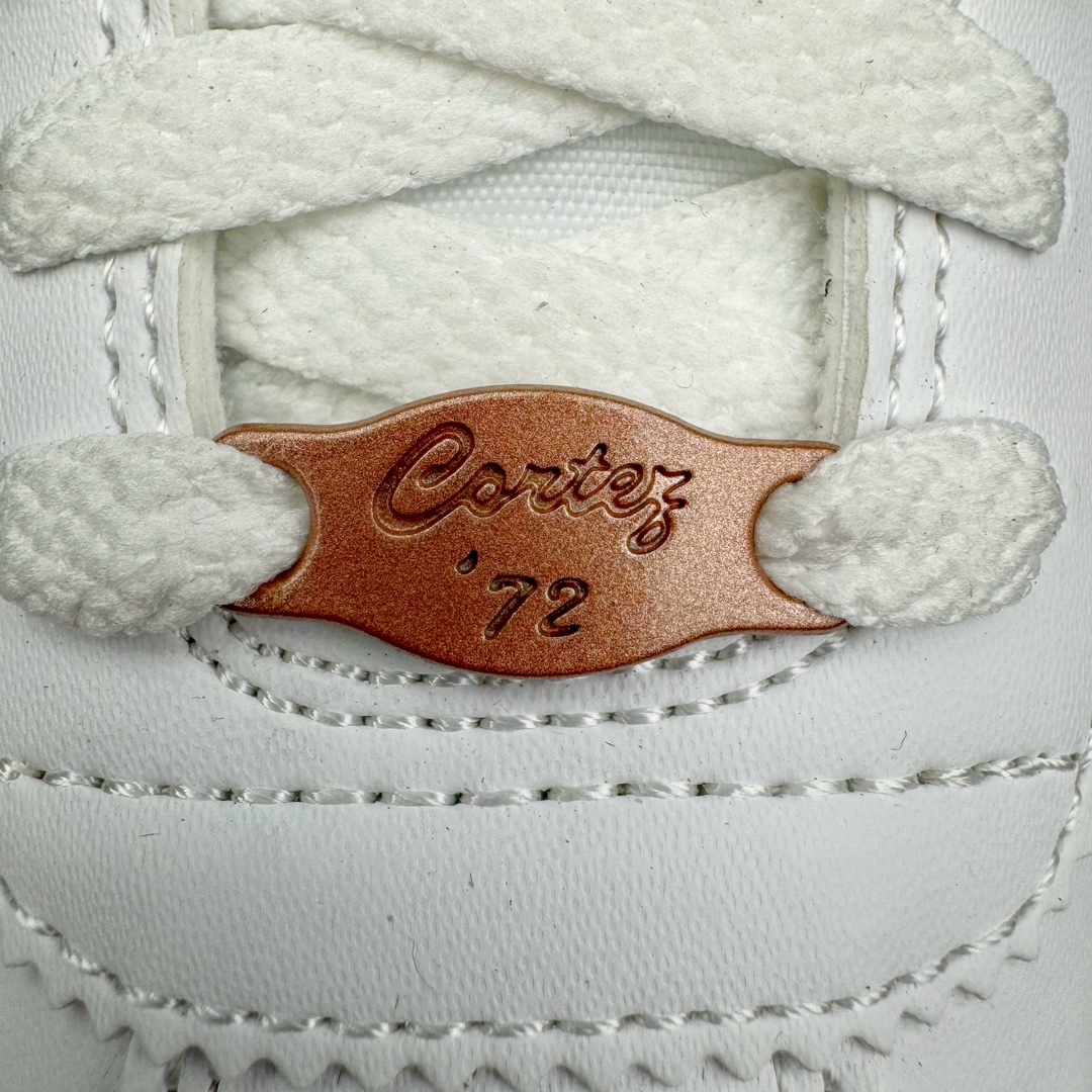 图片[15]-＃JC纯原 NK Classic Cortez Leather 阿甘复古初代皮革慢跑鞋 904764-109 实体平台指令订单 全套原纸板楦头开发 原厂数据大底磨具 一比一鞋头弧度高度鞋身弧度 细节品控鞋型随意对比 正确烫金高频细节 公司级标准检验QC 区分市面一切版本 完美复刻阿甘复古鞋型 尺码：35.5 36 36.5 37.5 38 38.5 39 40 40.5 41 42 42.5 43 44 45-选品中心