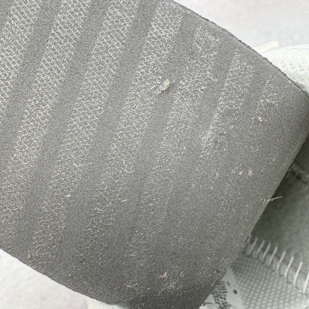 图片[10]-＃JC纯原 NK Classic Cortez Leather 阿甘复古初代皮革慢跑鞋 904764-109 实体平台指令订单 全套原纸板楦头开发 原厂数据大底磨具 一比一鞋头弧度高度鞋身弧度 细节品控鞋型随意对比 正确烫金高频细节 公司级标准检验QC 区分市面一切版本 完美复刻阿甘复古鞋型 尺码：35.5 36 36.5 37.5 38 38.5 39 40 40.5 41 42 42.5 43 44 45-选品中心