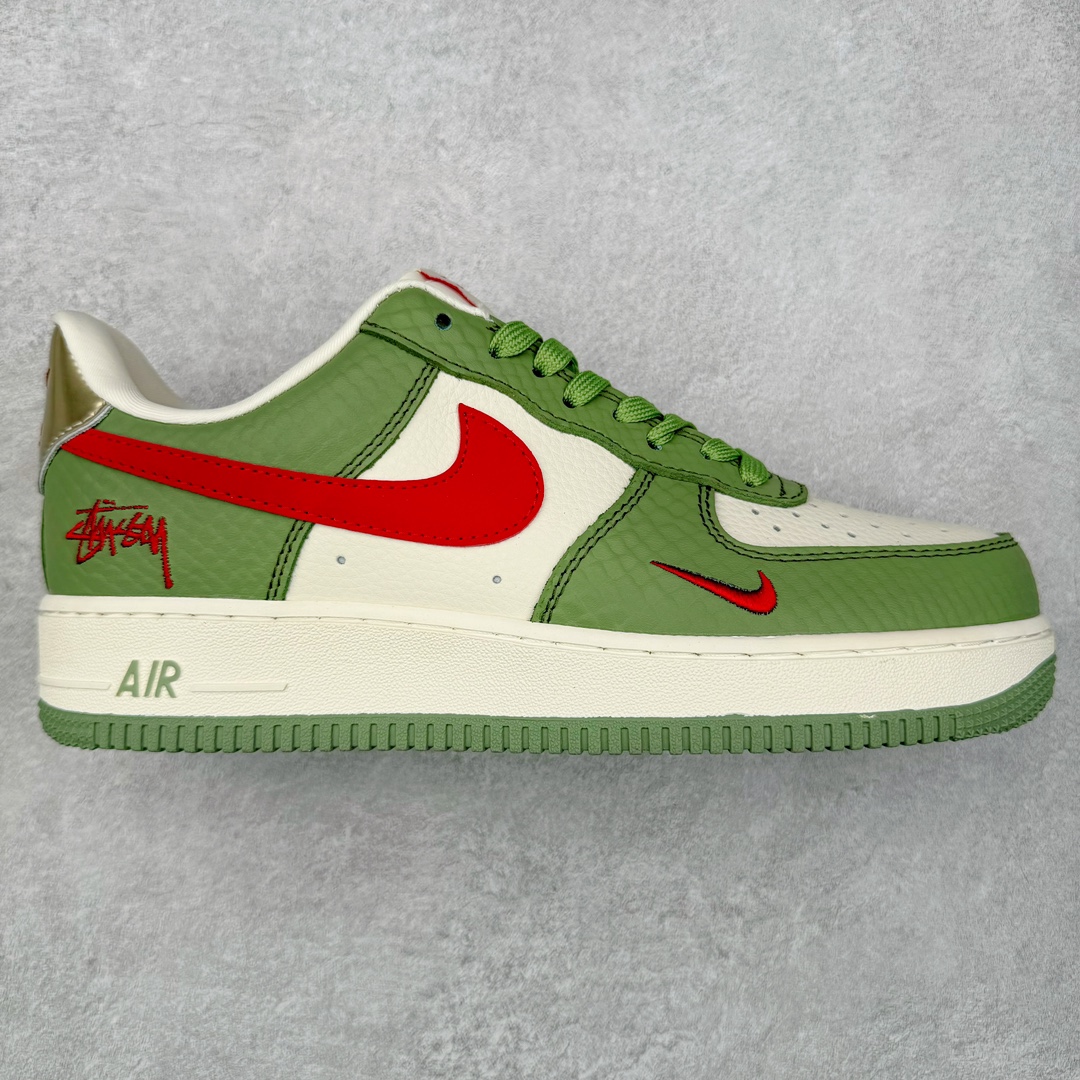 NK Air Force 1´07 Low 空军一号低帮百搭休闲运动板鞋 KK1988-028 柔软、弹性十足的缓震性能和出色的中底设计 横跨复古与现代的外型结合 造就出风靡全球 三十多年的Force 1 直到今天还深受青睐 尺码：36 36.5 37.5 38 38.5 39 40 40.5 41 42 42.5 43 44 44.5 45-选品中心