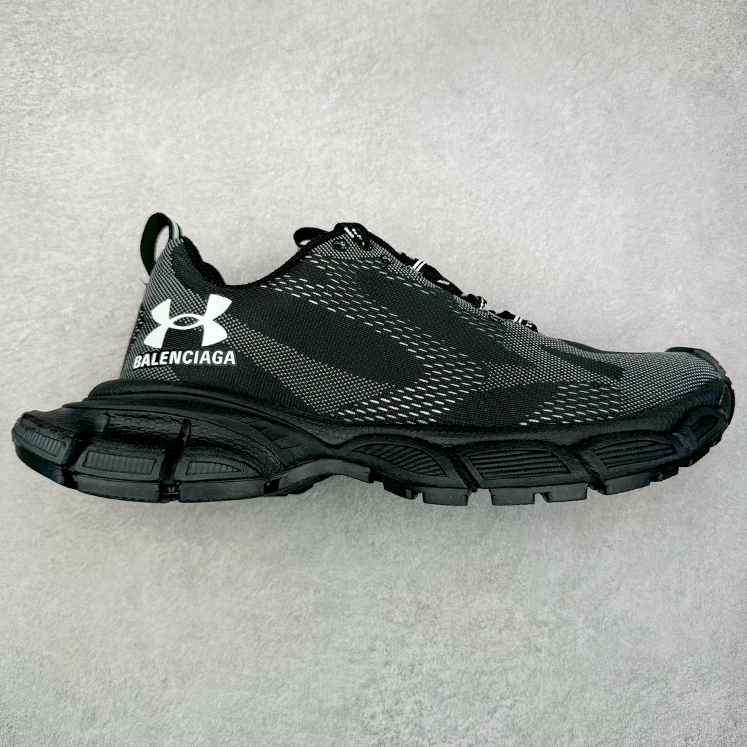 ＃JC BALENCIAGA 3XL Sneakers 巴黎世家十代网布系带低帮走秀复古老爹鞋 全套原纸板楦头开发 最原汁原味的灵魂版型 全鞋荧光划线卡点 胶水把控整洁度追求极致完美 每一双都是工艺品 多重QC质检 超越公司货的品控标准 实实在在的免检产品 原盒原配 正确字体电绣 粗细、位置、大小正确 侧边TPU 透气孔匹配意产原版 正确分离大底 TPU软底 原版一致大底LOGO 立体感十足 原厂皮料水洗做旧 采购原厂网纱 不含皮革 网布材料和聚氨酯 磨损效果 鞋头边缘和后帮 Balenciaga 徽标 鞋面和后跟凸印尺码 鞋舌 3XL 橡胶品牌标识和反光细节 鞋帮拉袢和鞋舌拉祥 配反光细节 备用鞋带在鞋履前侧 可在穿着前取下 便于不同造型搭配 正常尺码 尺码：35 36 37 38 39 40 41 42 43 44 45 46-选品中心