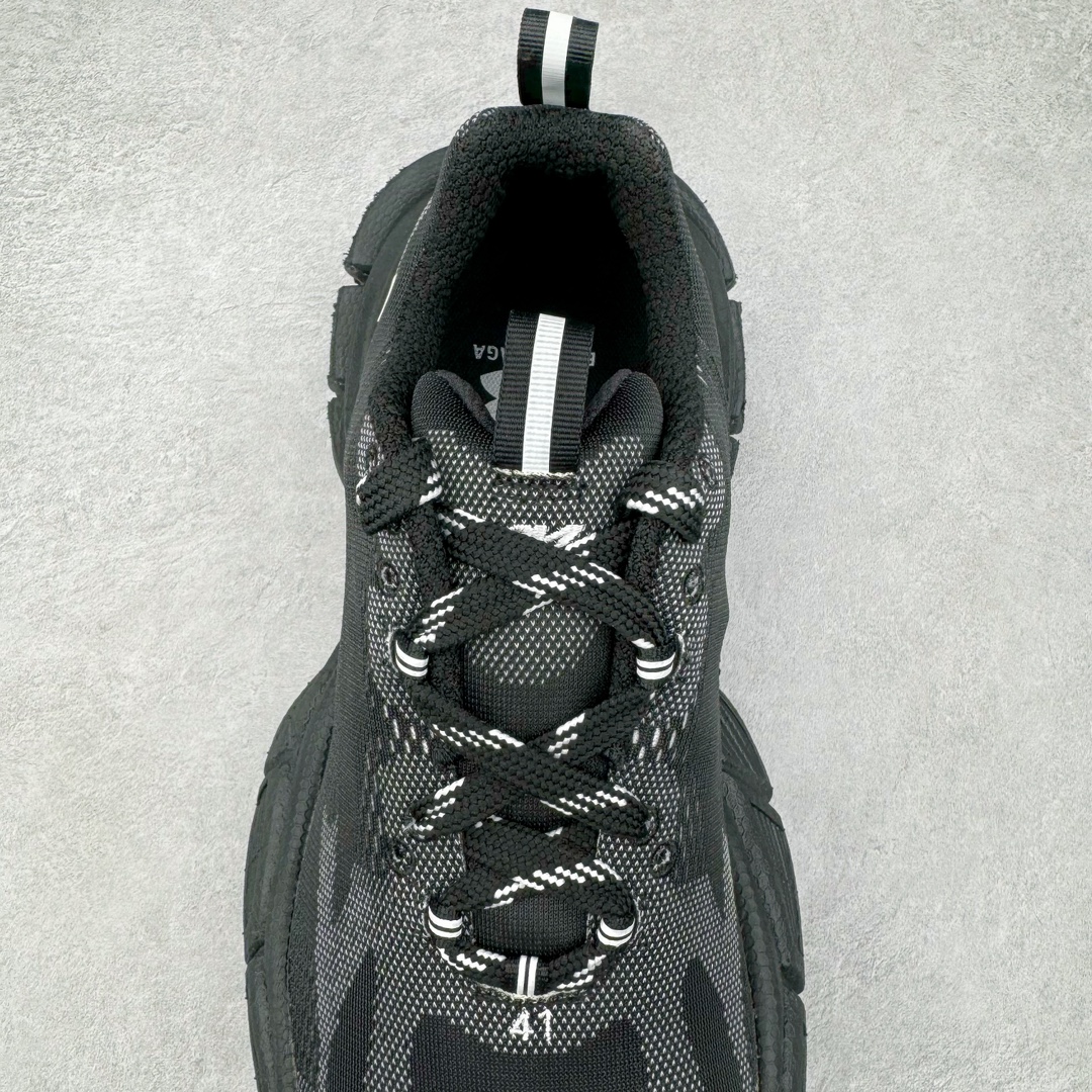 图片[5]-＃JC BALENCIAGA 3XL Sneakers 巴黎世家十代网布系带低帮走秀复古老爹鞋 全套原纸板楦头开发 最原汁原味的灵魂版型 全鞋荧光划线卡点 胶水把控整洁度追求极致完美 每一双都是工艺品 多重QC质检 超越公司货的品控标准 实实在在的免检产品 原盒原配 正确字体电绣 粗细、位置、大小正确 侧边TPU 透气孔匹配意产原版 正确分离大底 TPU软底 原版一致大底LOGO 立体感十足 原厂皮料水洗做旧 采购原厂网纱 不含皮革 网布材料和聚氨酯 磨损效果 鞋头边缘和后帮 Balenciaga 徽标 鞋面和后跟凸印尺码 鞋舌 3XL 橡胶品牌标识和反光细节 鞋帮拉袢和鞋舌拉祥 配反光细节 备用鞋带在鞋履前侧 可在穿着前取下 便于不同造型搭配 正常尺码 尺码：35 36 37 38 39 40 41 42 43 44 45 46-选品中心