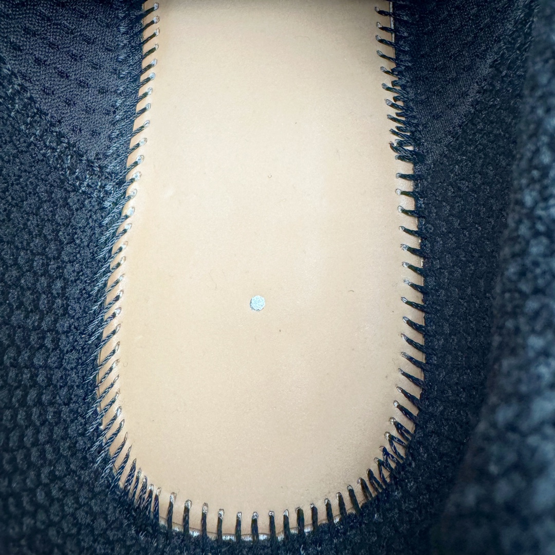 图片[10]-＃JC BALENCIAGA 3XL Sneakers 巴黎世家十代网布系带低帮走秀复古老爹鞋 全套原纸板楦头开发 最原汁原味的灵魂版型 全鞋荧光划线卡点 胶水把控整洁度追求极致完美 每一双都是工艺品 多重QC质检 超越公司货的品控标准 实实在在的免检产品 原盒原配 正确字体电绣 粗细、位置、大小正确 侧边TPU 透气孔匹配意产原版 正确分离大底 TPU软底 原版一致大底LOGO 立体感十足 原厂皮料水洗做旧 采购原厂网纱 不含皮革 网布材料和聚氨酯 磨损效果 鞋头边缘和后帮 Balenciaga 徽标 鞋面和后跟凸印尺码 鞋舌 3XL 橡胶品牌标识和反光细节 鞋帮拉袢和鞋舌拉祥 配反光细节 备用鞋带在鞋履前侧 可在穿着前取下 便于不同造型搭配 正常尺码 尺码：35 36 37 38 39 40 41 42 43 44 45 46-选品中心