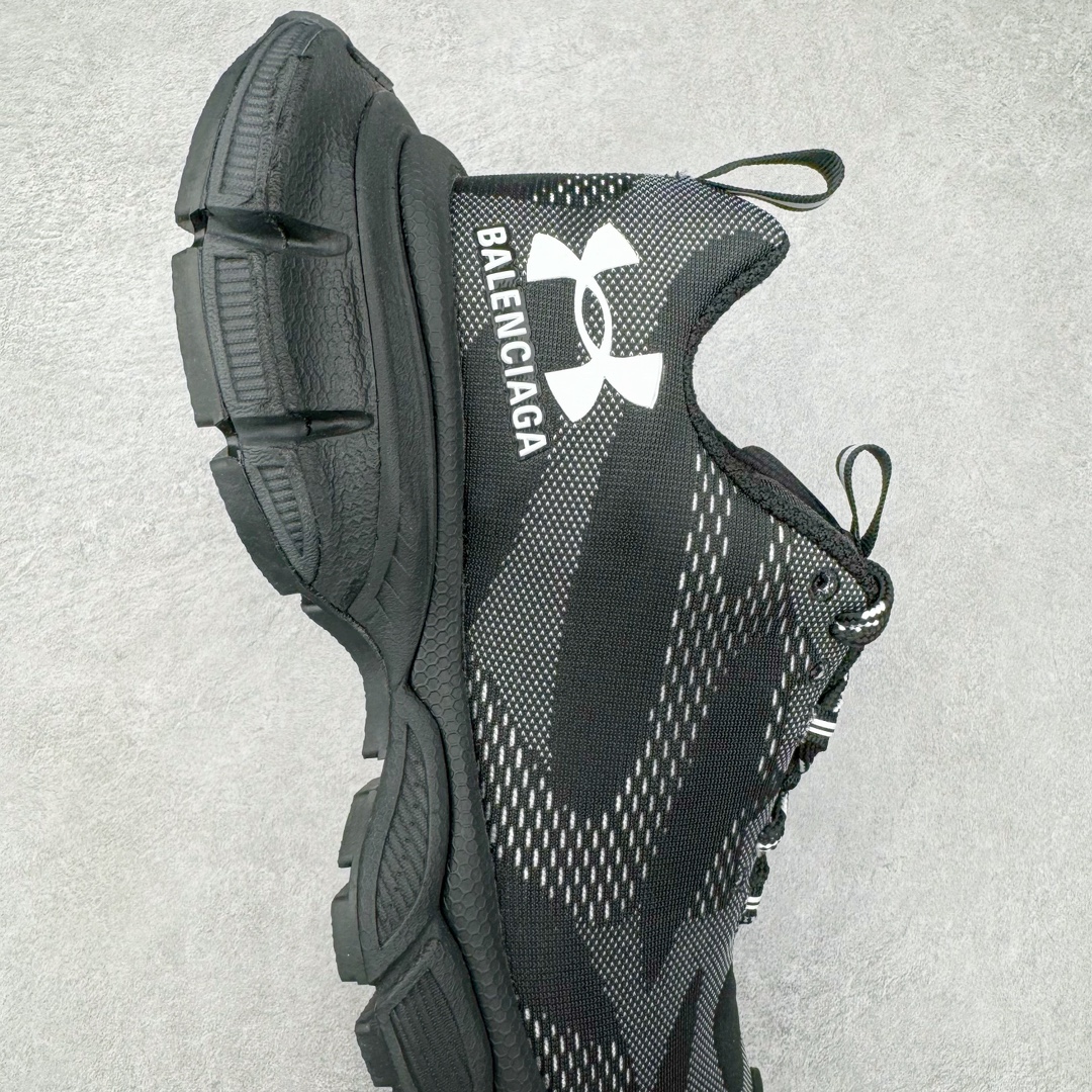 图片[6]-＃JC BALENCIAGA 3XL Sneakers 巴黎世家十代网布系带低帮走秀复古老爹鞋 全套原纸板楦头开发 最原汁原味的灵魂版型 全鞋荧光划线卡点 胶水把控整洁度追求极致完美 每一双都是工艺品 多重QC质检 超越公司货的品控标准 实实在在的免检产品 原盒原配 正确字体电绣 粗细、位置、大小正确 侧边TPU 透气孔匹配意产原版 正确分离大底 TPU软底 原版一致大底LOGO 立体感十足 原厂皮料水洗做旧 采购原厂网纱 不含皮革 网布材料和聚氨酯 磨损效果 鞋头边缘和后帮 Balenciaga 徽标 鞋面和后跟凸印尺码 鞋舌 3XL 橡胶品牌标识和反光细节 鞋帮拉袢和鞋舌拉祥 配反光细节 备用鞋带在鞋履前侧 可在穿着前取下 便于不同造型搭配 正常尺码 尺码：35 36 37 38 39 40 41 42 43 44 45 46-选品中心