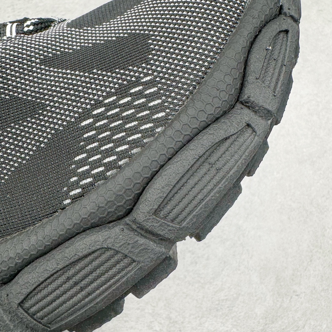 图片[20]-＃JC BALENCIAGA 3XL Sneakers 巴黎世家十代网布系带低帮走秀复古老爹鞋 全套原纸板楦头开发 最原汁原味的灵魂版型 全鞋荧光划线卡点 胶水把控整洁度追求极致完美 每一双都是工艺品 多重QC质检 超越公司货的品控标准 实实在在的免检产品 原盒原配 正确字体电绣 粗细、位置、大小正确 侧边TPU 透气孔匹配意产原版 正确分离大底 TPU软底 原版一致大底LOGO 立体感十足 原厂皮料水洗做旧 采购原厂网纱 不含皮革 网布材料和聚氨酯 磨损效果 鞋头边缘和后帮 Balenciaga 徽标 鞋面和后跟凸印尺码 鞋舌 3XL 橡胶品牌标识和反光细节 鞋帮拉袢和鞋舌拉祥 配反光细节 备用鞋带在鞋履前侧 可在穿着前取下 便于不同造型搭配 正常尺码 尺码：35 36 37 38 39 40 41 42 43 44 45 46-选品中心