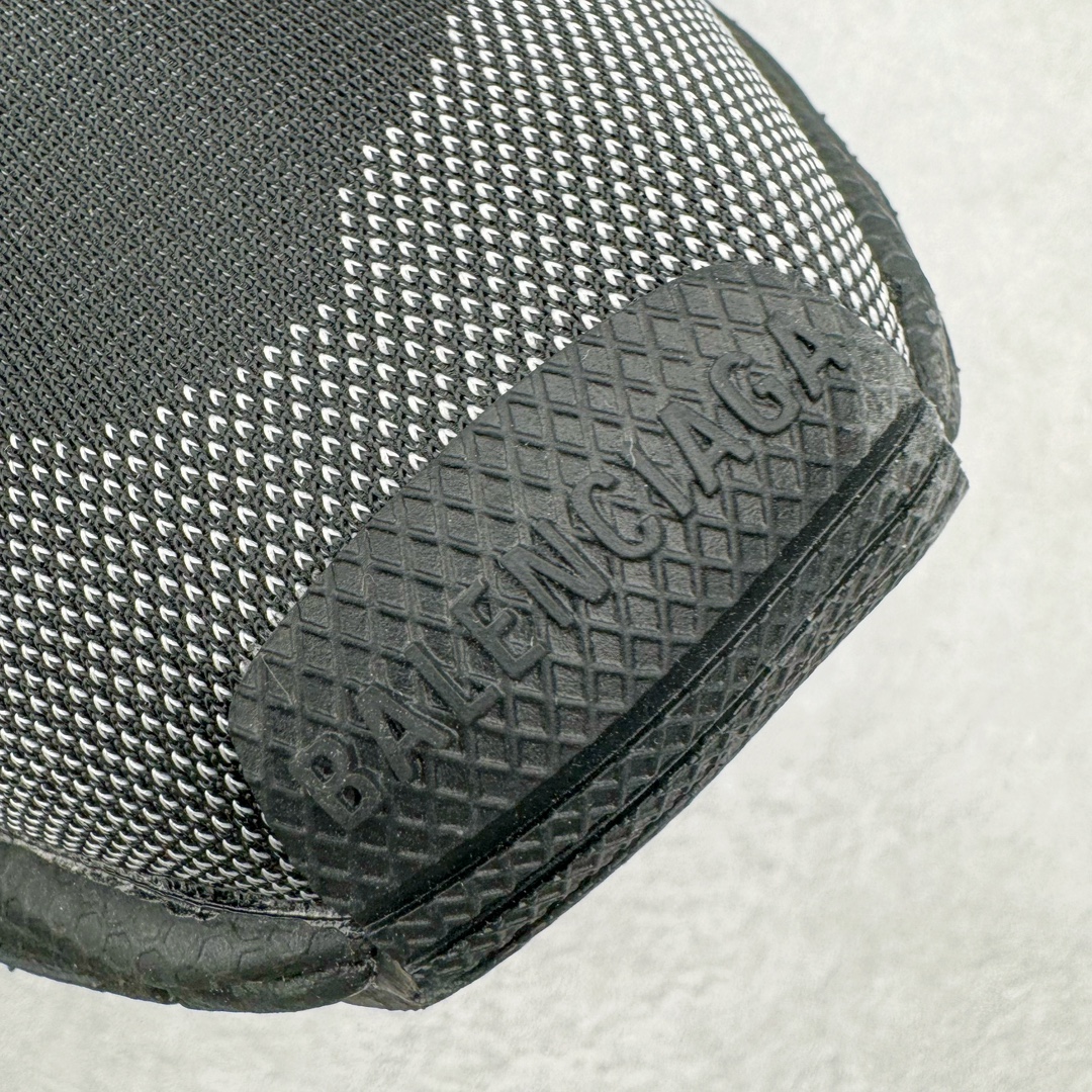 图片[16]-＃JC BALENCIAGA 3XL Sneakers 巴黎世家十代网布系带低帮走秀复古老爹鞋 全套原纸板楦头开发 最原汁原味的灵魂版型 全鞋荧光划线卡点 胶水把控整洁度追求极致完美 每一双都是工艺品 多重QC质检 超越公司货的品控标准 实实在在的免检产品 原盒原配 正确字体电绣 粗细、位置、大小正确 侧边TPU 透气孔匹配意产原版 正确分离大底 TPU软底 原版一致大底LOGO 立体感十足 原厂皮料水洗做旧 采购原厂网纱 不含皮革 网布材料和聚氨酯 磨损效果 鞋头边缘和后帮 Balenciaga 徽标 鞋面和后跟凸印尺码 鞋舌 3XL 橡胶品牌标识和反光细节 鞋帮拉袢和鞋舌拉祥 配反光细节 备用鞋带在鞋履前侧 可在穿着前取下 便于不同造型搭配 正常尺码 尺码：35 36 37 38 39 40 41 42 43 44 45 46-选品中心