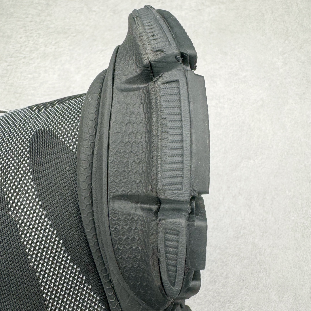 图片[14]-＃JC BALENCIAGA 3XL Sneakers 巴黎世家十代网布系带低帮走秀复古老爹鞋 全套原纸板楦头开发 最原汁原味的灵魂版型 全鞋荧光划线卡点 胶水把控整洁度追求极致完美 每一双都是工艺品 多重QC质检 超越公司货的品控标准 实实在在的免检产品 原盒原配 正确字体电绣 粗细、位置、大小正确 侧边TPU 透气孔匹配意产原版 正确分离大底 TPU软底 原版一致大底LOGO 立体感十足 原厂皮料水洗做旧 采购原厂网纱 不含皮革 网布材料和聚氨酯 磨损效果 鞋头边缘和后帮 Balenciaga 徽标 鞋面和后跟凸印尺码 鞋舌 3XL 橡胶品牌标识和反光细节 鞋帮拉袢和鞋舌拉祥 配反光细节 备用鞋带在鞋履前侧 可在穿着前取下 便于不同造型搭配 正常尺码 尺码：35 36 37 38 39 40 41 42 43 44 45 46-选品中心