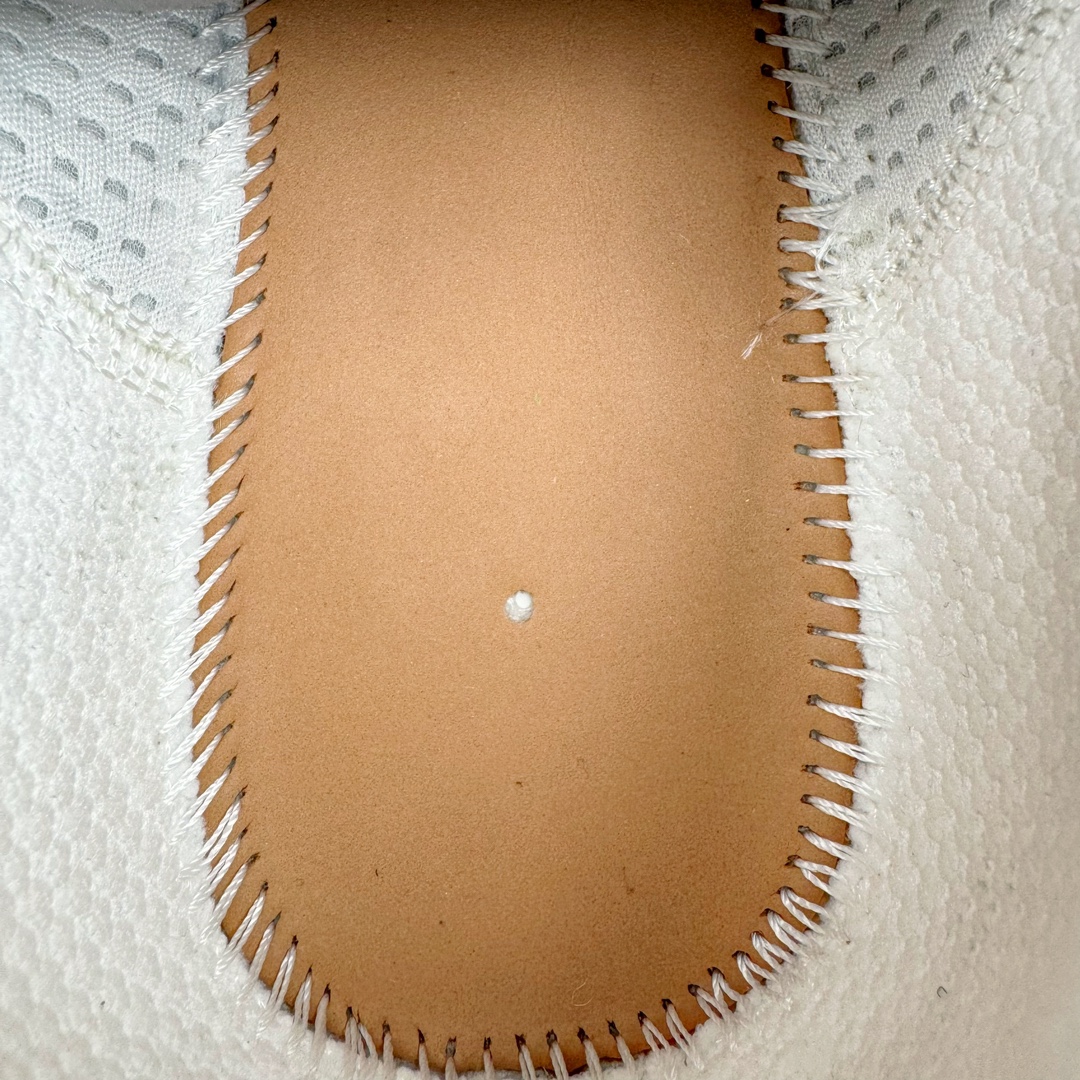 图片[10]-＃JC BALENCIAGA 3XL Sneakers 巴黎世家十代网布系带低帮走秀复古老爹鞋 全套原纸板楦头开发 最原汁原味的灵魂版型 全鞋荧光划线卡点 胶水把控整洁度追求极致完美 每一双都是工艺品 多重QC质检 超越公司货的品控标准 实实在在的免检产品 原盒原配 正确字体电绣 粗细、位置、大小正确 侧边TPU 透气孔匹配意产原版 正确分离大底 TPU软底 原版一致大底LOGO 立体感十足 原厂皮料水洗做旧 采购原厂网纱 不含皮革 网布材料和聚氨酯 磨损效果 鞋头边缘和后帮 Balenciaga 徽标 鞋面和后跟凸印尺码 鞋舌 3XL 橡胶品牌标识和反光细节 鞋帮拉袢和鞋舌拉祥 配反光细节 备用鞋带在鞋履前侧 可在穿着前取下 便于不同造型搭配 正常尺码 尺码：35 36 37 38 39 40 41 42 43 44 45 46-选品中心