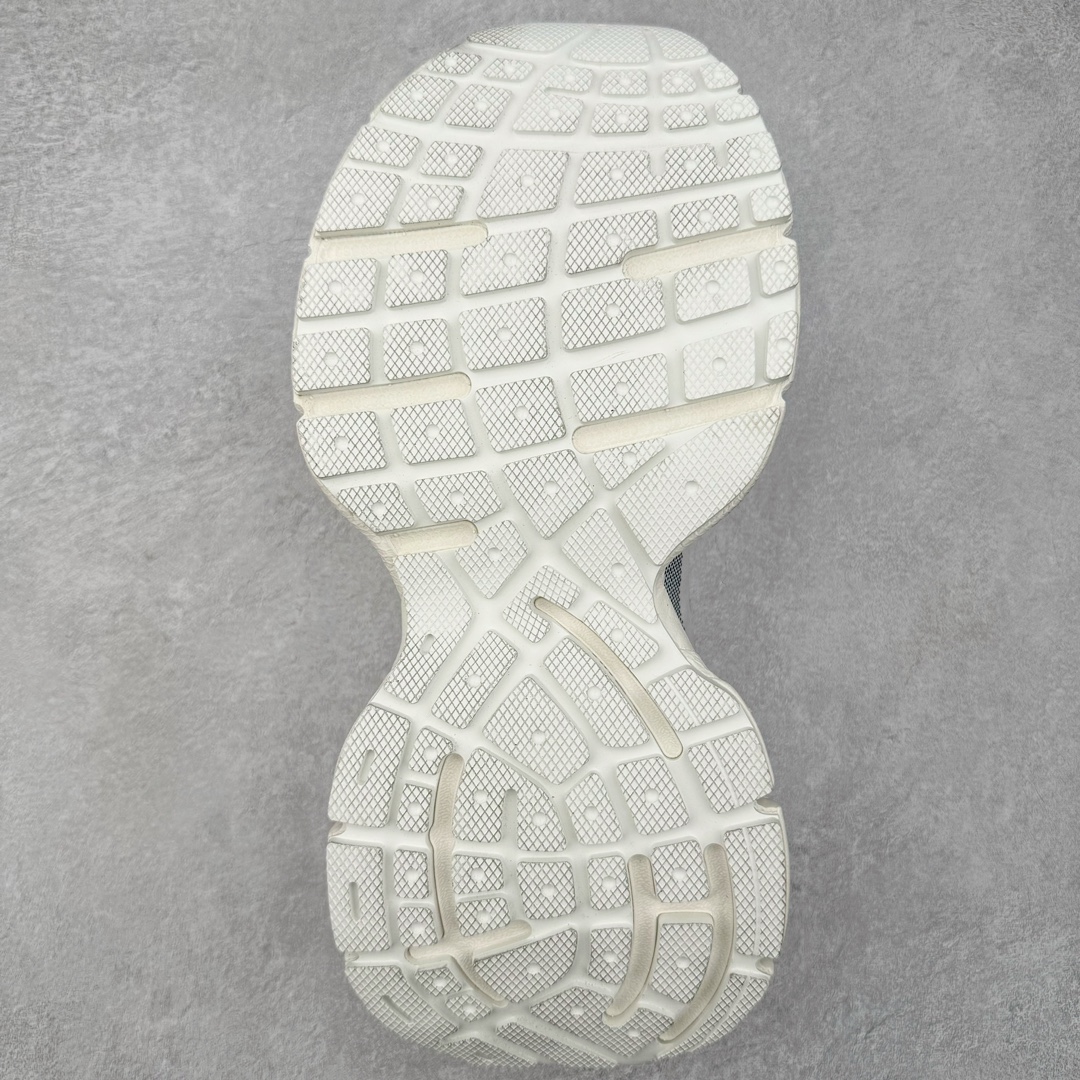 图片[9]-＃JC BALENCIAGA 3XL Sneakers 巴黎世家十代网布系带低帮走秀复古老爹鞋 全套原纸板楦头开发 最原汁原味的灵魂版型 全鞋荧光划线卡点 胶水把控整洁度追求极致完美 每一双都是工艺品 多重QC质检 超越公司货的品控标准 实实在在的免检产品 原盒原配 正确字体电绣 粗细、位置、大小正确 侧边TPU 透气孔匹配意产原版 正确分离大底 TPU软底 原版一致大底LOGO 立体感十足 原厂皮料水洗做旧 采购原厂网纱 不含皮革 网布材料和聚氨酯 磨损效果 鞋头边缘和后帮 Balenciaga 徽标 鞋面和后跟凸印尺码 鞋舌 3XL 橡胶品牌标识和反光细节 鞋帮拉袢和鞋舌拉祥 配反光细节 备用鞋带在鞋履前侧 可在穿着前取下 便于不同造型搭配 正常尺码 尺码：35 36 37 38 39 40 41 42 43 44 45 46-选品中心