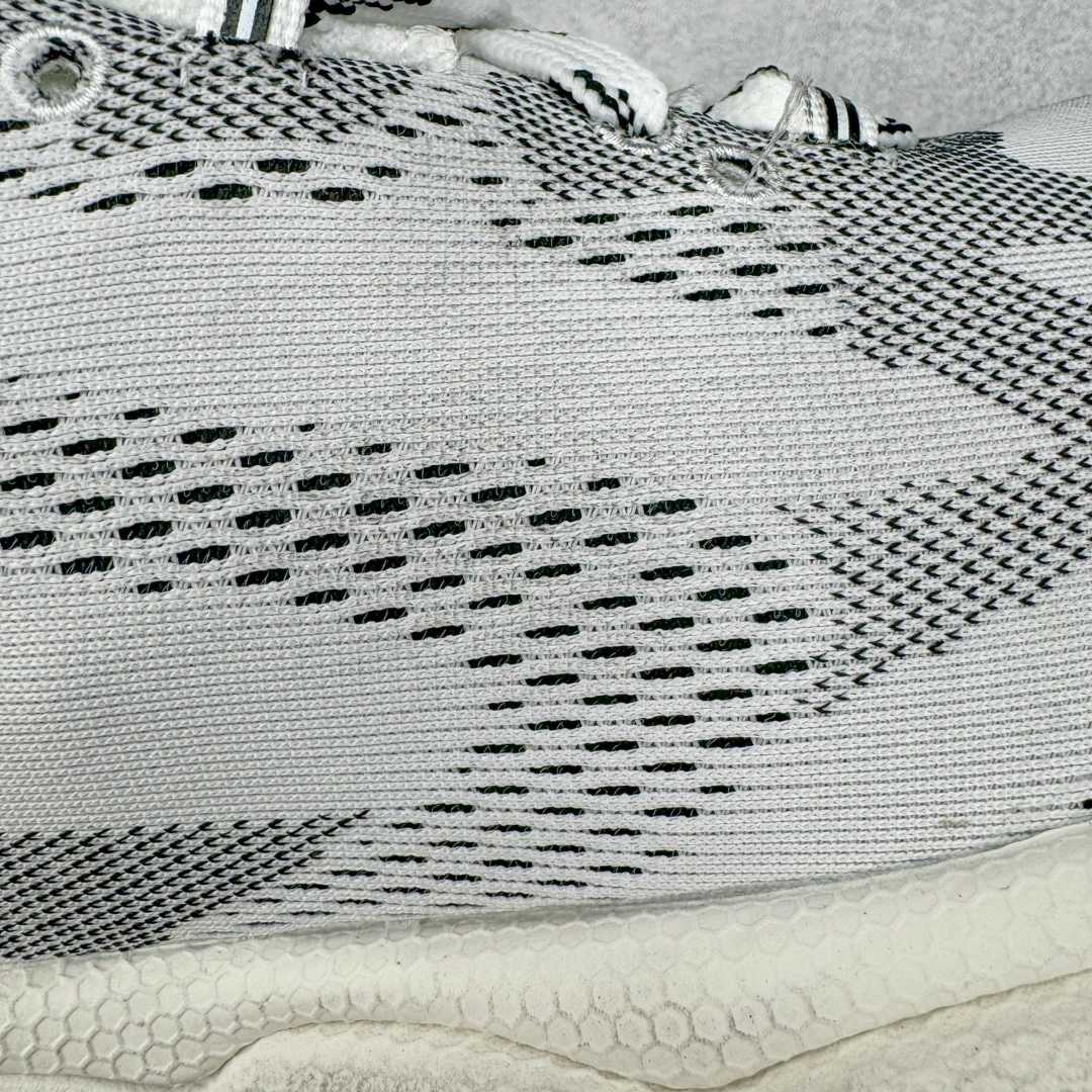 图片[21]-＃JC BALENCIAGA 3XL Sneakers 巴黎世家十代网布系带低帮走秀复古老爹鞋 全套原纸板楦头开发 最原汁原味的灵魂版型 全鞋荧光划线卡点 胶水把控整洁度追求极致完美 每一双都是工艺品 多重QC质检 超越公司货的品控标准 实实在在的免检产品 原盒原配 正确字体电绣 粗细、位置、大小正确 侧边TPU 透气孔匹配意产原版 正确分离大底 TPU软底 原版一致大底LOGO 立体感十足 原厂皮料水洗做旧 采购原厂网纱 不含皮革 网布材料和聚氨酯 磨损效果 鞋头边缘和后帮 Balenciaga 徽标 鞋面和后跟凸印尺码 鞋舌 3XL 橡胶品牌标识和反光细节 鞋帮拉袢和鞋舌拉祥 配反光细节 备用鞋带在鞋履前侧 可在穿着前取下 便于不同造型搭配 正常尺码 尺码：35 36 37 38 39 40 41 42 43 44 45 46-选品中心