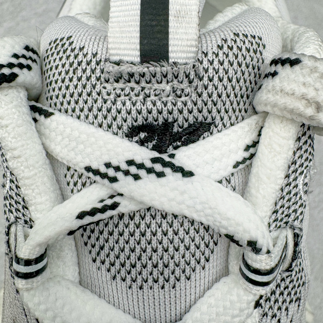 图片[15]-＃JC BALENCIAGA 3XL Sneakers 巴黎世家十代网布系带低帮走秀复古老爹鞋 全套原纸板楦头开发 最原汁原味的灵魂版型 全鞋荧光划线卡点 胶水把控整洁度追求极致完美 每一双都是工艺品 多重QC质检 超越公司货的品控标准 实实在在的免检产品 原盒原配 正确字体电绣 粗细、位置、大小正确 侧边TPU 透气孔匹配意产原版 正确分离大底 TPU软底 原版一致大底LOGO 立体感十足 原厂皮料水洗做旧 采购原厂网纱 不含皮革 网布材料和聚氨酯 磨损效果 鞋头边缘和后帮 Balenciaga 徽标 鞋面和后跟凸印尺码 鞋舌 3XL 橡胶品牌标识和反光细节 鞋帮拉袢和鞋舌拉祥 配反光细节 备用鞋带在鞋履前侧 可在穿着前取下 便于不同造型搭配 正常尺码 尺码：35 36 37 38 39 40 41 42 43 44 45 46-选品中心