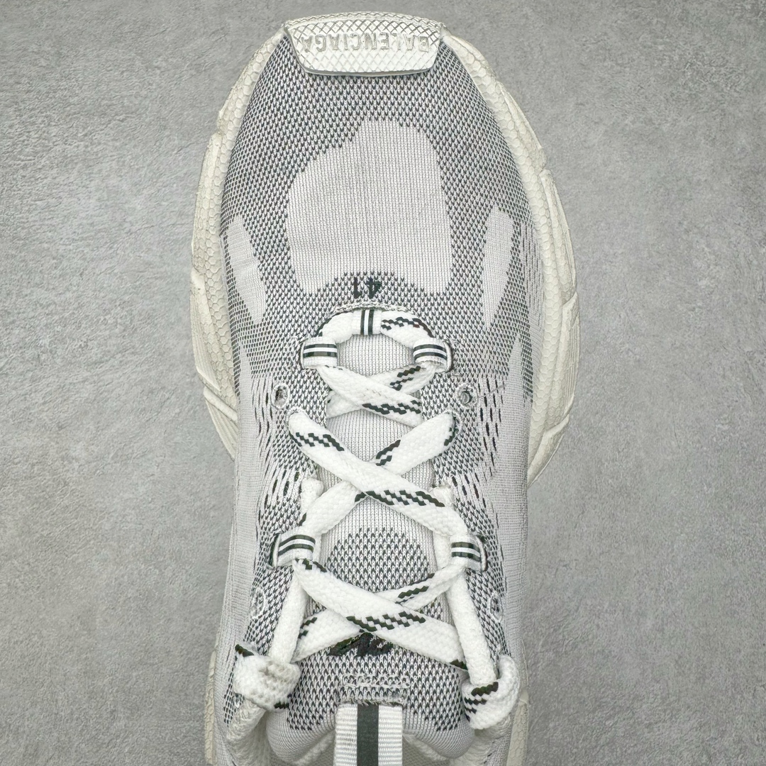 图片[4]-＃JC BALENCIAGA 3XL Sneakers 巴黎世家十代网布系带低帮走秀复古老爹鞋 全套原纸板楦头开发 最原汁原味的灵魂版型 全鞋荧光划线卡点 胶水把控整洁度追求极致完美 每一双都是工艺品 多重QC质检 超越公司货的品控标准 实实在在的免检产品 原盒原配 正确字体电绣 粗细、位置、大小正确 侧边TPU 透气孔匹配意产原版 正确分离大底 TPU软底 原版一致大底LOGO 立体感十足 原厂皮料水洗做旧 采购原厂网纱 不含皮革 网布材料和聚氨酯 磨损效果 鞋头边缘和后帮 Balenciaga 徽标 鞋面和后跟凸印尺码 鞋舌 3XL 橡胶品牌标识和反光细节 鞋帮拉袢和鞋舌拉祥 配反光细节 备用鞋带在鞋履前侧 可在穿着前取下 便于不同造型搭配 正常尺码 尺码：35 36 37 38 39 40 41 42 43 44 45 46-选品中心