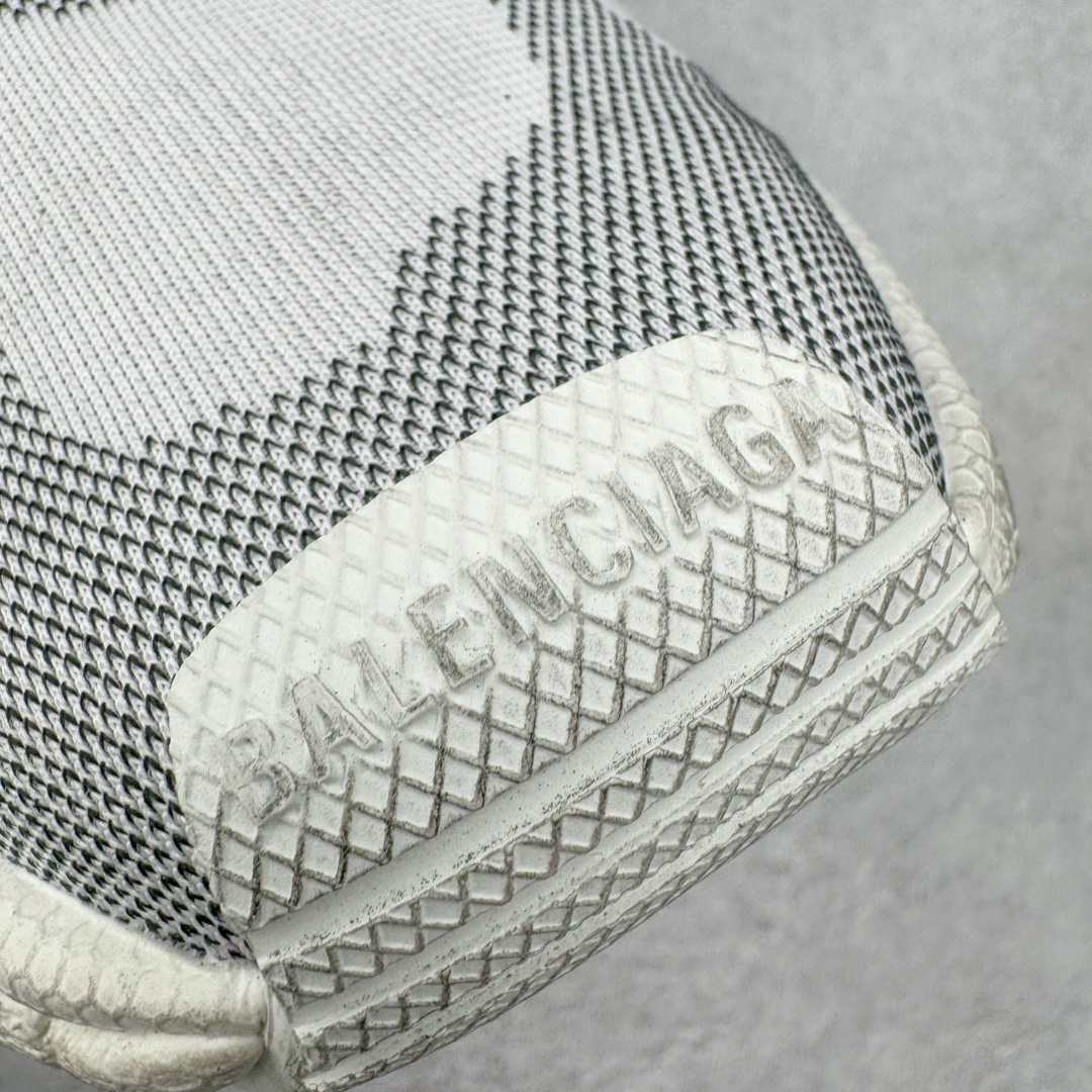 图片[16]-＃JC BALENCIAGA 3XL Sneakers 巴黎世家十代网布系带低帮走秀复古老爹鞋 全套原纸板楦头开发 最原汁原味的灵魂版型 全鞋荧光划线卡点 胶水把控整洁度追求极致完美 每一双都是工艺品 多重QC质检 超越公司货的品控标准 实实在在的免检产品 原盒原配 正确字体电绣 粗细、位置、大小正确 侧边TPU 透气孔匹配意产原版 正确分离大底 TPU软底 原版一致大底LOGO 立体感十足 原厂皮料水洗做旧 采购原厂网纱 不含皮革 网布材料和聚氨酯 磨损效果 鞋头边缘和后帮 Balenciaga 徽标 鞋面和后跟凸印尺码 鞋舌 3XL 橡胶品牌标识和反光细节 鞋帮拉袢和鞋舌拉祥 配反光细节 备用鞋带在鞋履前侧 可在穿着前取下 便于不同造型搭配 正常尺码 尺码：35 36 37 38 39 40 41 42 43 44 45 46-选品中心