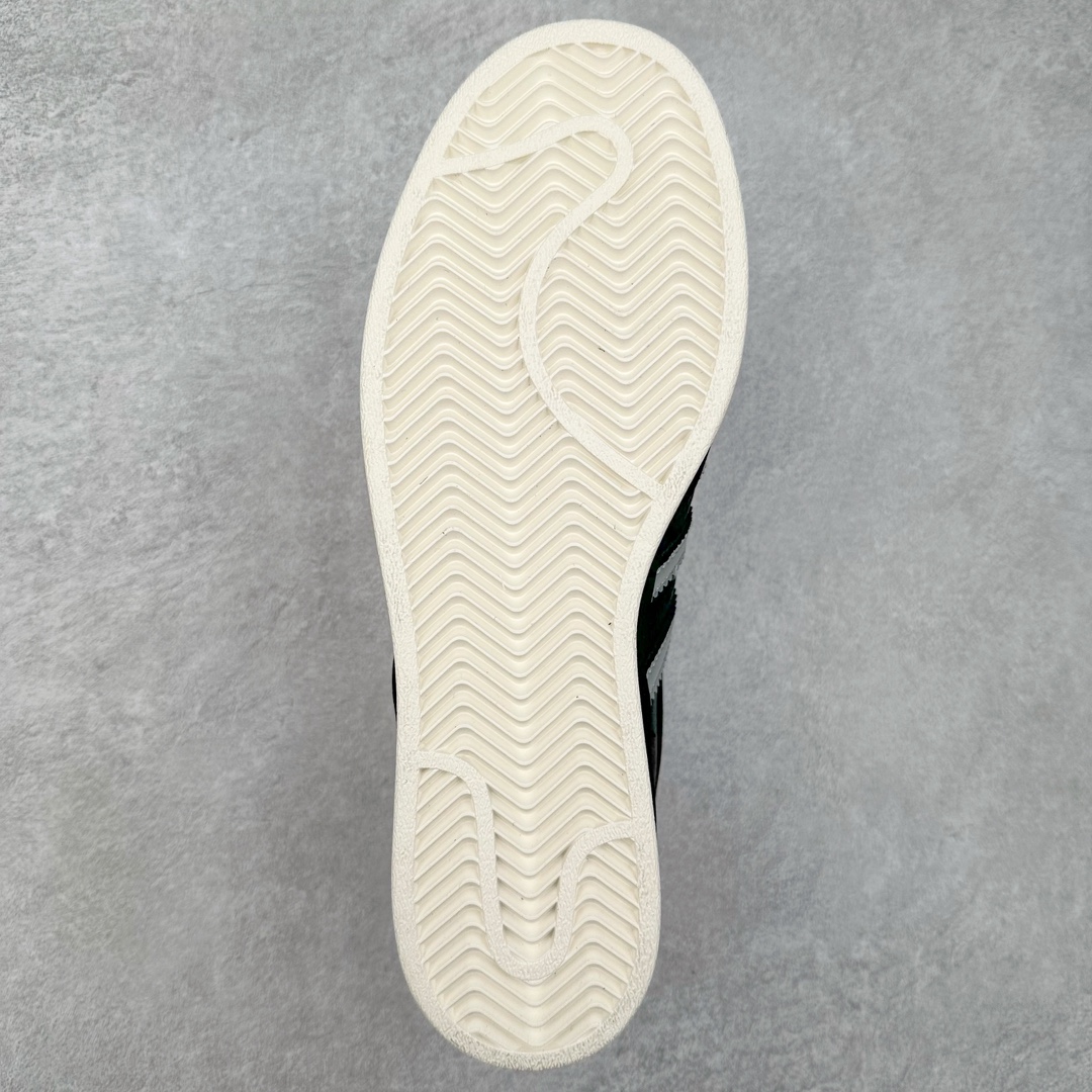 图片[9]-AD Originals Superstar 经典复古贝壳头板鞋 IF9282 诞生于1969年 是第一双将全皮面鞋 身与橡胶鞋头结合在一起的低帮篮球鞋 Superstar最开始 是作为高帮篮球鞋Pro Model的低帮版本而出现的 但因为其独特和醒目的橡胶鞋头造型而让大家熟知 被大家形象地称为\\\”shelltoe\\\”贝壳头 在70年代的美国职业篮球场上 接近3/4的NBA球员都将这双Superstar作为场上用鞋 80年代之后 经过不断的改良和发展 Superstar逐渐成为横跨时装、音乐、街头文化、休闲和运动等各大领域的时尚潮鞋 尺码：36 36.5 37 38 38.5 39 40 40.5 41 42 42.5 43 44 44.5 45-选品中心