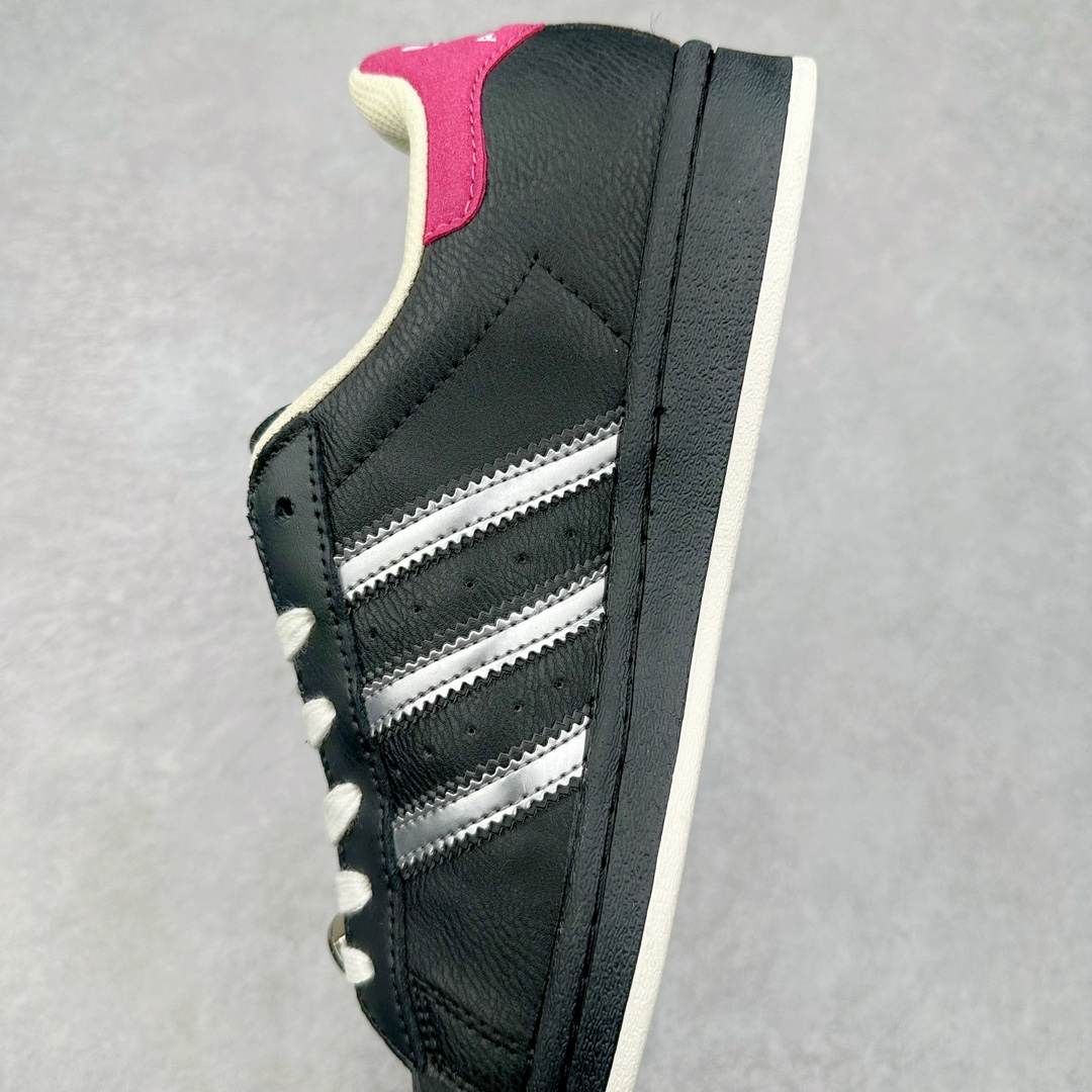 图片[7]-AD Originals Superstar 经典复古贝壳头板鞋 IF9282 诞生于1969年 是第一双将全皮面鞋 身与橡胶鞋头结合在一起的低帮篮球鞋 Superstar最开始 是作为高帮篮球鞋Pro Model的低帮版本而出现的 但因为其独特和醒目的橡胶鞋头造型而让大家熟知 被大家形象地称为\\\”shelltoe\\\”贝壳头 在70年代的美国职业篮球场上 接近3/4的NBA球员都将这双Superstar作为场上用鞋 80年代之后 经过不断的改良和发展 Superstar逐渐成为横跨时装、音乐、街头文化、休闲和运动等各大领域的时尚潮鞋 尺码：36 36.5 37 38 38.5 39 40 40.5 41 42 42.5 43 44 44.5 45-选品中心