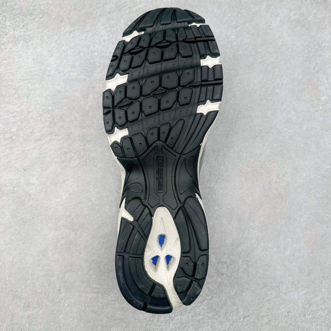 图片[9]-New Balance NB530 新百伦复古透气跑步鞋 抛弃过往以皮革为主的人气轮廓 以极具复古风范的跑鞋外观呈现 设计上全鞋以简约清爽的纯白色作基底 鞋身覆盖大面积织物网眼材质 并于鞋头、鞋带孔眼片等细节处点缀对比鲜明的反光银镀层凸显 鞋舌、侧身等位置则辅以一贯的「N」字标志和品牌徽标彰显身份 最后通过搭载的 ABZORB 缓震中底完善整体造型 尺码：36 37 37.5 38 38.5 39 40 40.5 41 42 42.5 43 44 45-选品中心