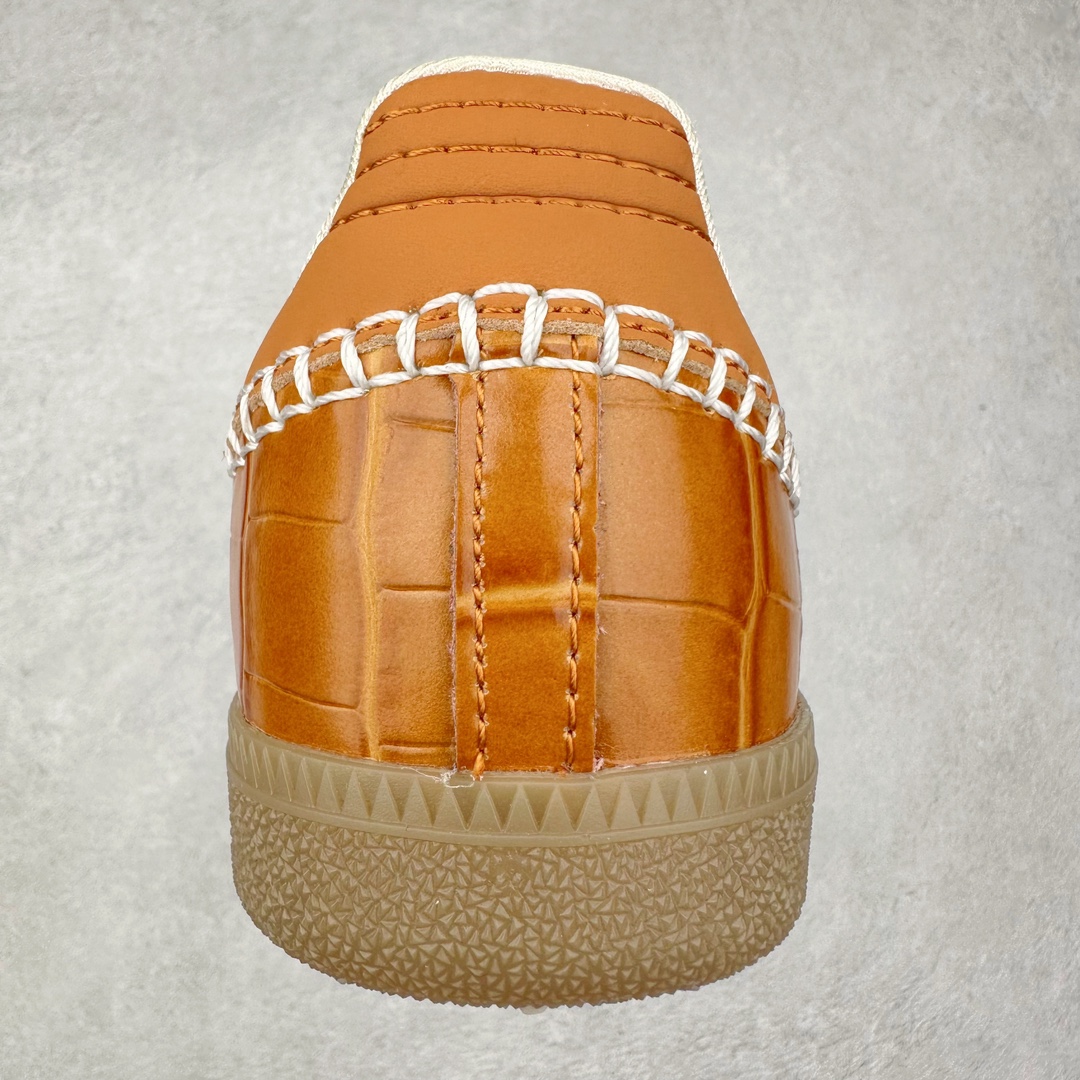 图片[8]-AD Original Samba OG 复古经典轻便板鞋 JH9826 这款桑巴鞋展示了高质量的工艺 带有装饰的超锁缝制和无缝的手感 柔软、柔软的皮革造型和标志性的3条纹完成了精致的外观 正规合身鞋带 鞋面上有绒面鞋垫 橡胶鞋底 享受正畸套筒软感 自50年代首次亮相以来就一直在赢得粉丝的青睐 尺码：36 36.5 37.5 38 38.5 39 40 40.5 41 42 42.5 43 44 44.5 45-选品中心