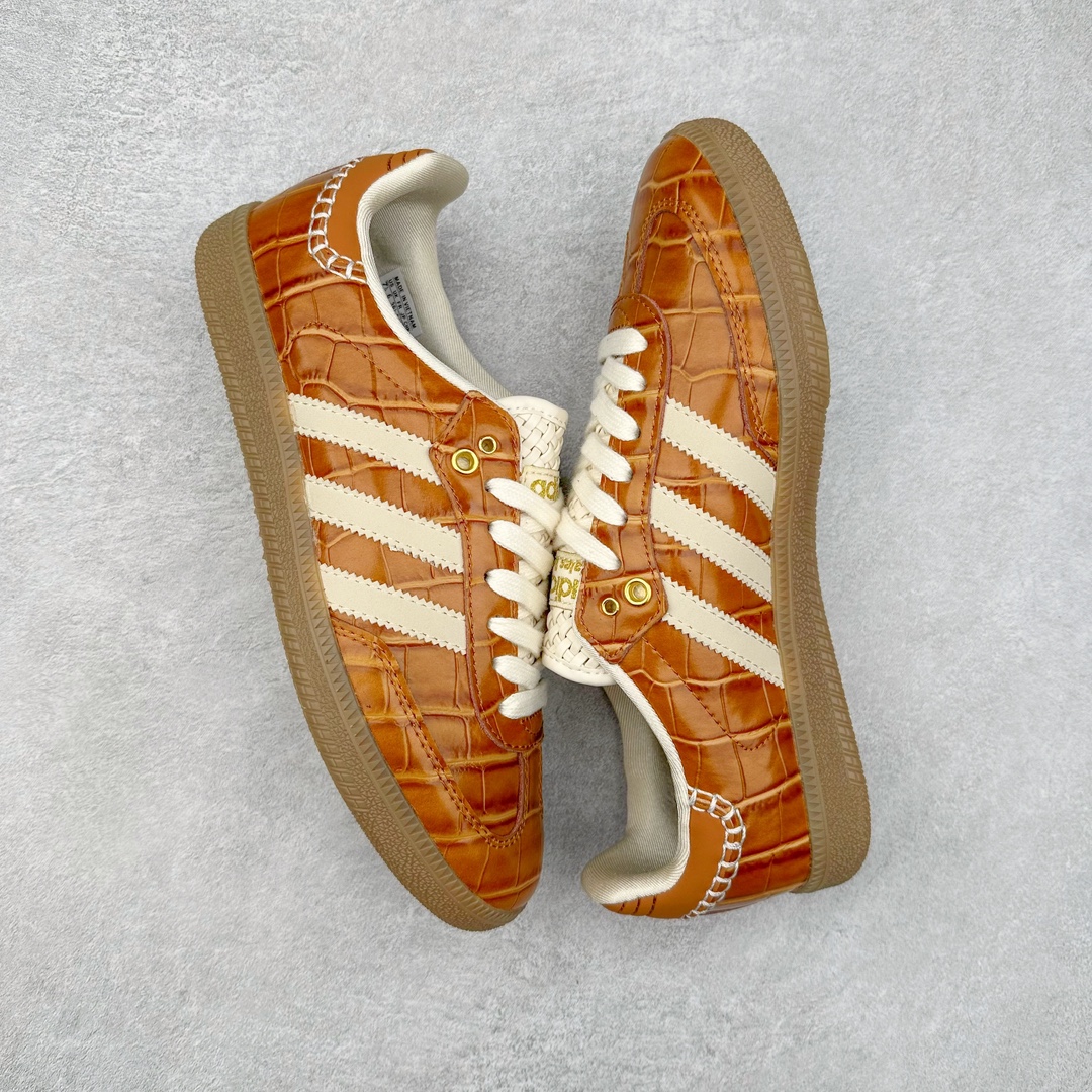 图片[3]-AD Original Samba OG 复古经典轻便板鞋 JH9826 这款桑巴鞋展示了高质量的工艺 带有装饰的超锁缝制和无缝的手感 柔软、柔软的皮革造型和标志性的3条纹完成了精致的外观 正规合身鞋带 鞋面上有绒面鞋垫 橡胶鞋底 享受正畸套筒软感 自50年代首次亮相以来就一直在赢得粉丝的青睐 尺码：36 36.5 37.5 38 38.5 39 40 40.5 41 42 42.5 43 44 44.5 45-选品中心