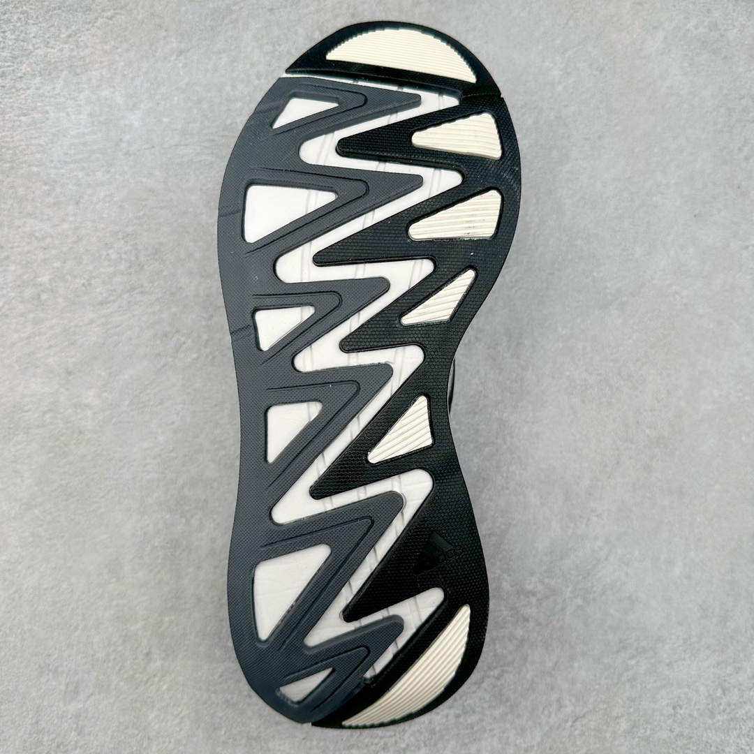 图片[9]-AD Adizero Aruku 全新跑鞋 JQ7391 以永动机为灵感的前卫造型 以及时下流行的厚底设定 让人无比期待 “Aruku” 在日文中是行走的意思 昭示了这是一双定位于大众日常训练或慢跑的鞋款 黑、白、红三色的撞色外观 搭配街头感、现代感十足的鞋面线条勾勒 格外引人注目 搭配丰沛的全新 Swirlfoam 泡棉厚底 虽然不像顶级竞速跑鞋那般极致 但也将日常舒适和时尚颜值平衡到位 尺码：36 36.5 37.5 38 38.5 39 40 40.5 41 42 42.5 43 44 44.5 45-选品中心