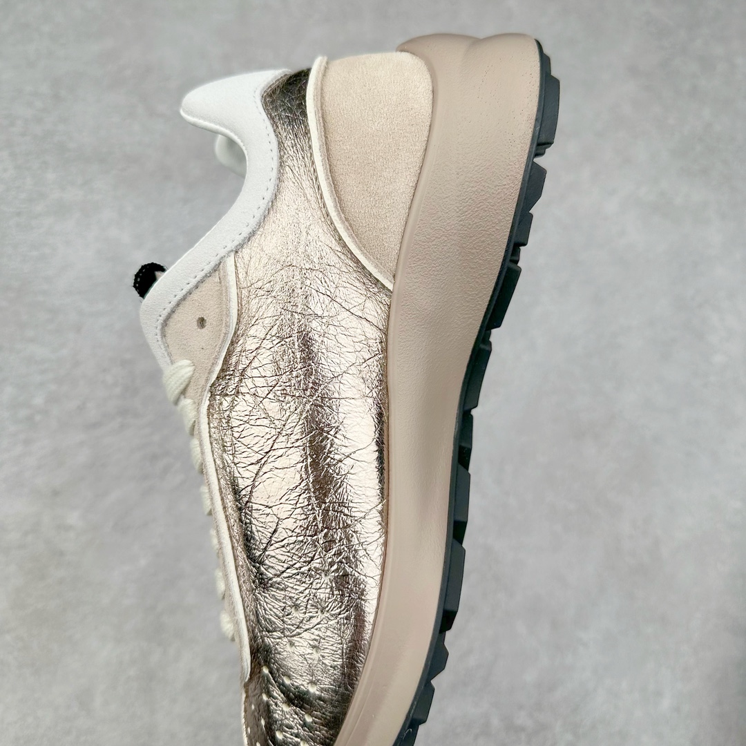 图片[7]-CHANEL 2025C新款早春度假款 采用最新礼盒包装 花纹礼盒包装👏 海外购入原版1-1复刻 【采用进口牛皮➕牛筋TPUD大底增高4CM】 一双舒适的鞋子能给自己减少脚下的劳累 新款Very 百搭 不管是日常穿搭 姐妹聚会 职场通勤 户外运动及各种场合都是可以轻松驾驭 显腿直、修饰脚型、舒服舒适不磨脚、透气性很好、夏天也可以穿、穿上气质拉满上班族也能轻松拥有 尺码：35 36 37 38 39 40-选品中心