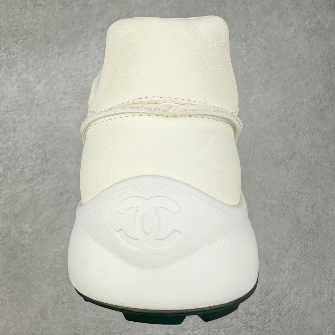 图片[8]-CHANEL 2025C新款早春度假款 采用最新礼盒包装 花纹礼盒包装👏 海外购入原版1-1复刻 【采用进口牛皮➕牛筋TPUD大底增高4CM】 一双舒适的鞋子能给自己减少脚下的劳累 新款Very 百搭 不管是日常穿搭 姐妹聚会 职场通勤 户外运动及各种场合都是可以轻松驾驭 显腿直、修饰脚型、舒服舒适不磨脚、透气性很好、夏天也可以穿、穿上气质拉满上班族也能轻松拥有 尺码：35 36 37 38 39 40-选品中心