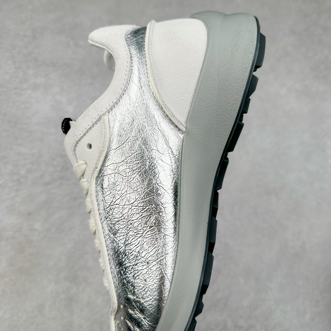 图片[7]-CHANEL 2025C新款早春度假款 采用最新礼盒包装 花纹礼盒包装👏 海外购入原版1-1复刻 【采用进口牛皮➕牛筋TPUD大底增高4CM】 一双舒适的鞋子能给自己减少脚下的劳累 新款Very 百搭 不管是日常穿搭 姐妹聚会 职场通勤 户外运动及各种场合都是可以轻松驾驭 显腿直、修饰脚型、舒服舒适不磨脚、透气性很好、夏天也可以穿、穿上气质拉满上班族也能轻松拥有 尺码：35 36 37 38 39 40-选品中心