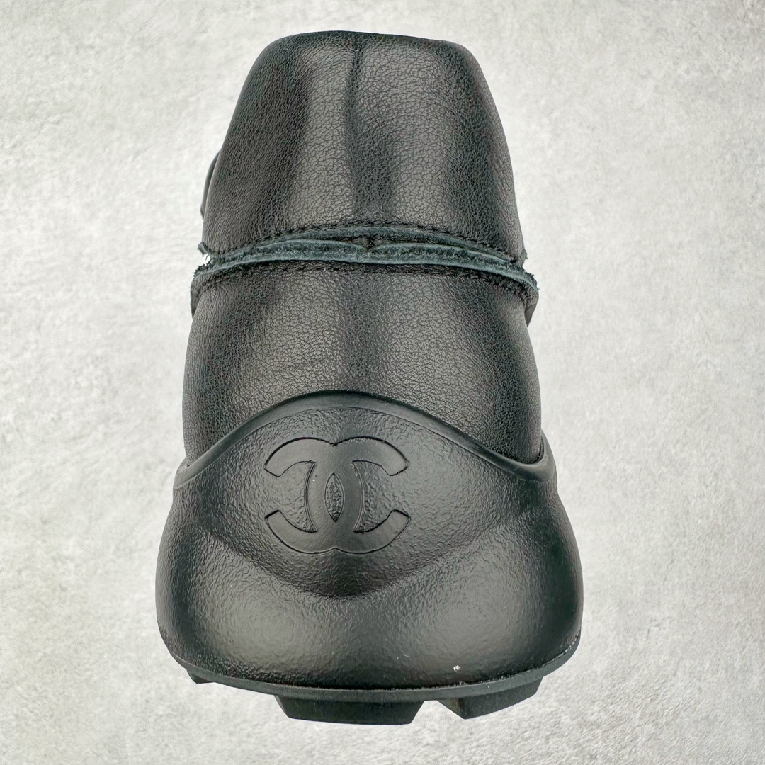 图片[8]-CHANEL 2025C新款早春度假款 采用最新礼盒包装 花纹礼盒包装👏 海外购入原版1-1复刻 【采用进口牛皮➕牛筋TPUD大底增高4CM】 一双舒适的鞋子能给自己减少脚下的劳累 新款Very 百搭 不管是日常穿搭 姐妹聚会 职场通勤 户外运动及各种场合都是可以轻松驾驭 显腿直、修饰脚型、舒服舒适不磨脚、透气性很好、夏天也可以穿、穿上气质拉满上班族也能轻松拥有 尺码：35 36 37 38 39 40-选品中心