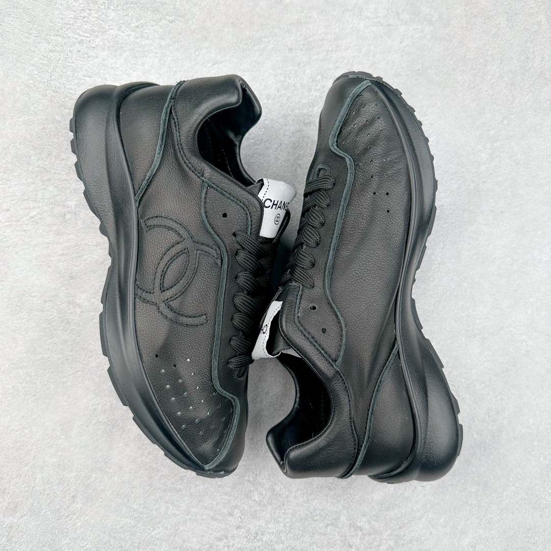 图片[3]-CHANEL 2025C新款早春度假款 采用最新礼盒包装 花纹礼盒包装👏 海外购入原版1-1复刻 【采用进口牛皮➕牛筋TPUD大底增高4CM】 一双舒适的鞋子能给自己减少脚下的劳累 新款Very 百搭 不管是日常穿搭 姐妹聚会 职场通勤 户外运动及各种场合都是可以轻松驾驭 显腿直、修饰脚型、舒服舒适不磨脚、透气性很好、夏天也可以穿、穿上气质拉满上班族也能轻松拥有 尺码：35 36 37 38 39 40-选品中心