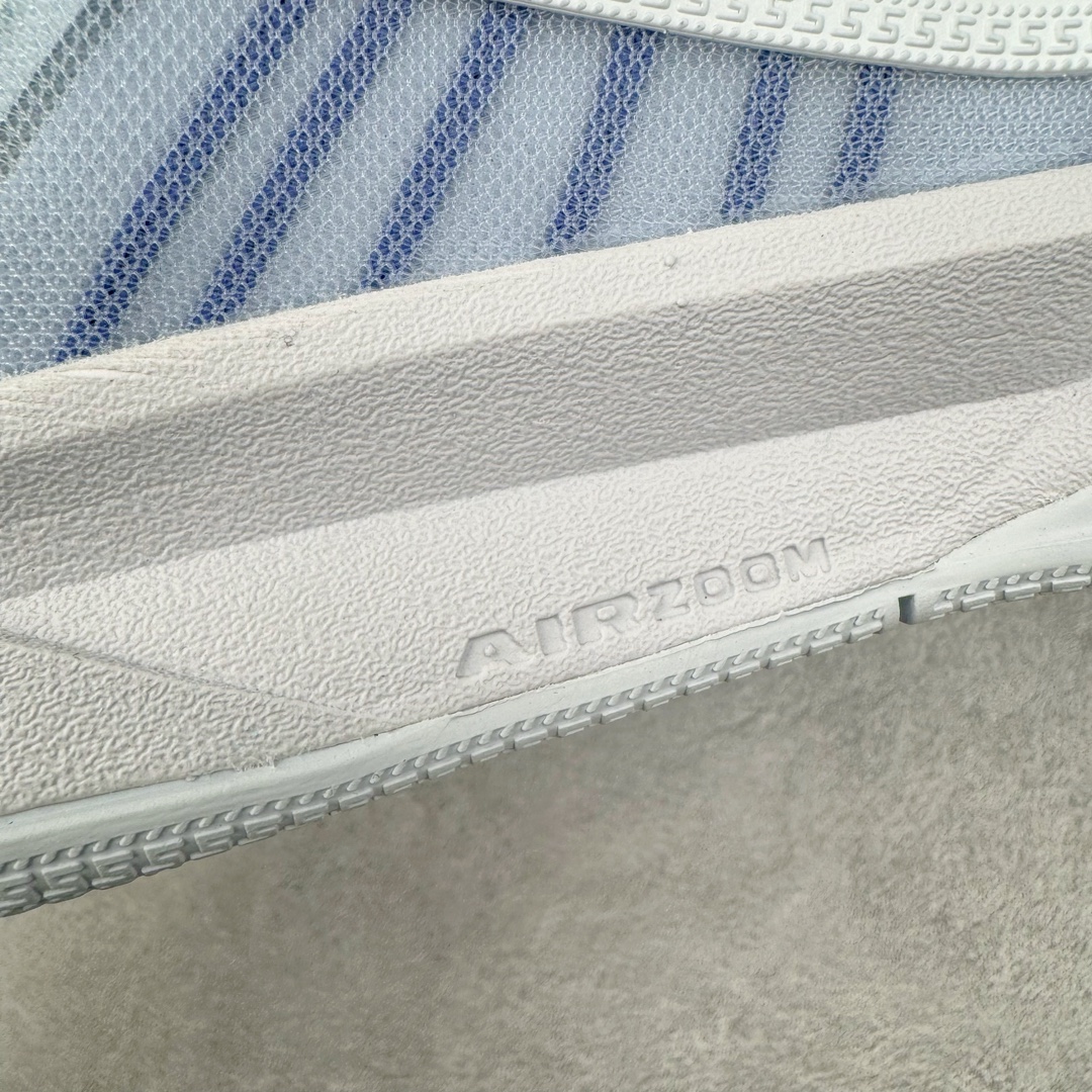 图片[18]-＃Max/灭世 NK Sabrina 2 萨布丽娜二代签名减震防滑低帮篮球鞋 灰蓝白 FZ1517-002 革新登场🌪🔝颠覆革新出货‼️缓震配置独家革新！实战属性直接拉满👊🏻实战天花板上限再度提升！实战亲测-性能体验吊打国产同价位鞋款 ⚫️前掌扇形zoom➕增配中足抗扭片➕增配后掌马蹄ZOOM气垫（正品仅配置前掌扇形zoom） 完美解决 正品抗扭不足问题 ⚫️采用科比5代鞋楦以及龙骨数据打造！前后落差仅6mm！小科5实至名归！ ⚫️鞋身➕鞋头增配高频补强层，提升鞋头以及脚踝支撑性 ⚫️鞋垫采用高弹缓震垫材质-磨合一场直接贴合脚型☑️ ⚫️外底加厚2mm，升级止滑配方，磨合一次，抓地原地起飞 后卫旗舰有且只在灭世纯原（支持市场任意货品正面PK） 真材实料，肉眼可见！革新升级绝非空穴来风！灭世纯原内外兼修，用态度诠释最强实战货品👊🏻 尺码：39-46（尺码建议：标准亚洲楦 无需大半码）-选品中心