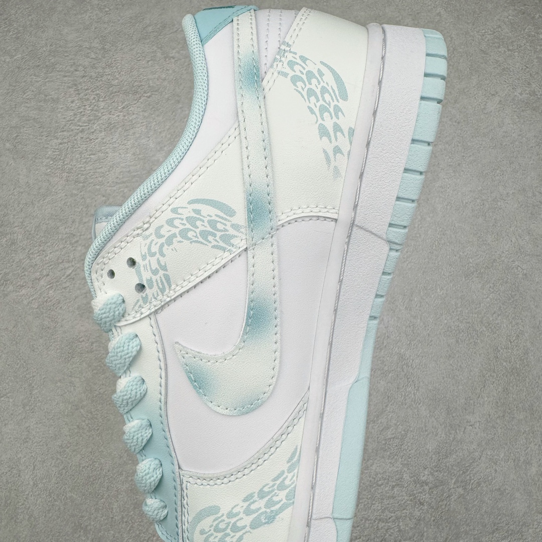 图片[7]-＃YC纯原 NK Dunk Low 御龙青花 DV0833-104 定制系列天花板 无原鞋不开发 全系列得物原鞋一比一校对开发 配色持续更新中 终端对接 优势输出 全套原厂楦头原纸板数据档案倾力打造 原汁原味莞产 极致还原 圈内最强针车工艺 高端零售指定版 广东原厂配套原盒原标 鞋盒分三个尺码段 原厂冲刀 超高清洁度 全鞋零毛边皮料切割 采用原厂百宏鞋带以及原厂百宏织唛舌标 内标可供原厂几率过验 进口原装条纹中底布 四线拉帮白色点胶 原厂拉帮手法遵循公司 原厂电绣 极致还原 尺码：36 36.5 37.5 38 38.5 39 40 40.5 41 42 42.5 43 44-选品中心