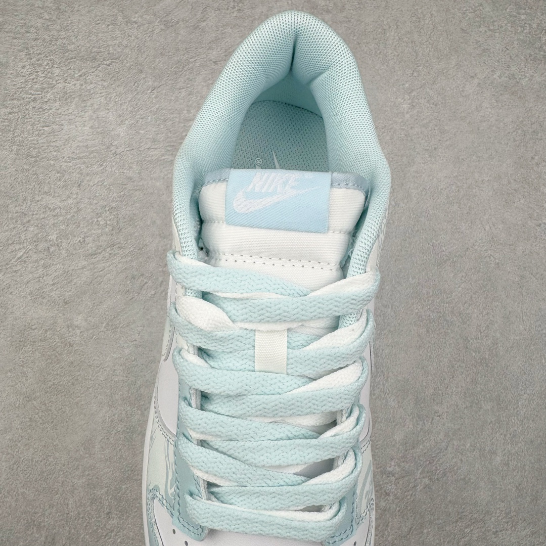 图片[5]-＃YC纯原 NK Dunk Low 御龙青花 DV0833-104 定制系列天花板 无原鞋不开发 全系列得物原鞋一比一校对开发 配色持续更新中 终端对接 优势输出 全套原厂楦头原纸板数据档案倾力打造 原汁原味莞产 极致还原 圈内最强针车工艺 高端零售指定版 广东原厂配套原盒原标 鞋盒分三个尺码段 原厂冲刀 超高清洁度 全鞋零毛边皮料切割 采用原厂百宏鞋带以及原厂百宏织唛舌标 内标可供原厂几率过验 进口原装条纹中底布 四线拉帮白色点胶 原厂拉帮手法遵循公司 原厂电绣 极致还原 尺码：36 36.5 37.5 38 38.5 39 40 40.5 41 42 42.5 43 44-选品中心