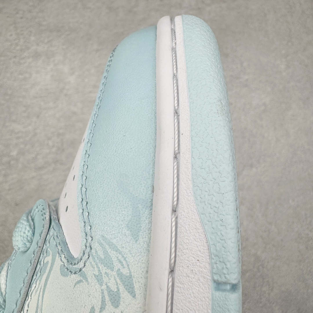 图片[14]-＃YC纯原 NK Dunk Low 御龙青花 DV0833-104 定制系列天花板 无原鞋不开发 全系列得物原鞋一比一校对开发 配色持续更新中 终端对接 优势输出 全套原厂楦头原纸板数据档案倾力打造 原汁原味莞产 极致还原 圈内最强针车工艺 高端零售指定版 广东原厂配套原盒原标 鞋盒分三个尺码段 原厂冲刀 超高清洁度 全鞋零毛边皮料切割 采用原厂百宏鞋带以及原厂百宏织唛舌标 内标可供原厂几率过验 进口原装条纹中底布 四线拉帮白色点胶 原厂拉帮手法遵循公司 原厂电绣 极致还原 尺码：36 36.5 37.5 38 38.5 39 40 40.5 41 42 42.5 43 44-选品中心