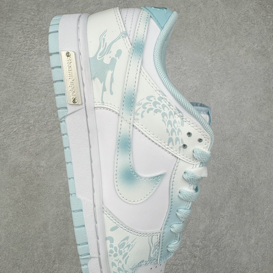 图片[6]-＃YC纯原 NK Dunk Low 御龙青花 DV0833-104 定制系列天花板 无原鞋不开发 全系列得物原鞋一比一校对开发 配色持续更新中 终端对接 优势输出 全套原厂楦头原纸板数据档案倾力打造 原汁原味莞产 极致还原 圈内最强针车工艺 高端零售指定版 广东原厂配套原盒原标 鞋盒分三个尺码段 原厂冲刀 超高清洁度 全鞋零毛边皮料切割 采用原厂百宏鞋带以及原厂百宏织唛舌标 内标可供原厂几率过验 进口原装条纹中底布 四线拉帮白色点胶 原厂拉帮手法遵循公司 原厂电绣 极致还原 尺码：36 36.5 37.5 38 38.5 39 40 40.5 41 42 42.5 43 44-选品中心