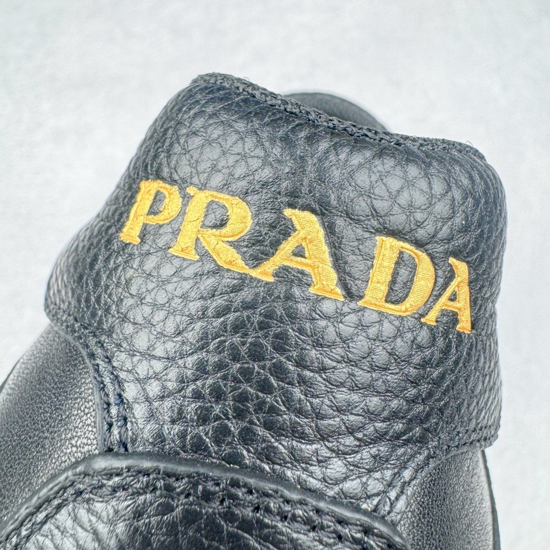 图片[16]-＃纯原 PRADA普拉达 厚底徽标系带运动休闲男鞋系列 广东大厂品质 专柜同步 大气个性更潮更抢眼更追求档次，它将颠覆旧念，与您共度时尚潮人必备! 面料采用原版进口小牛皮 牛皮内里垫脚 橡胶发泡大底 轻便防滑耐磨 脚感舒适 款式耐看做工精细 配以简洁利落的鞋楦 彰显男人的果敢和硬朗 尺码：38-44（皮鞋码）-选品中心