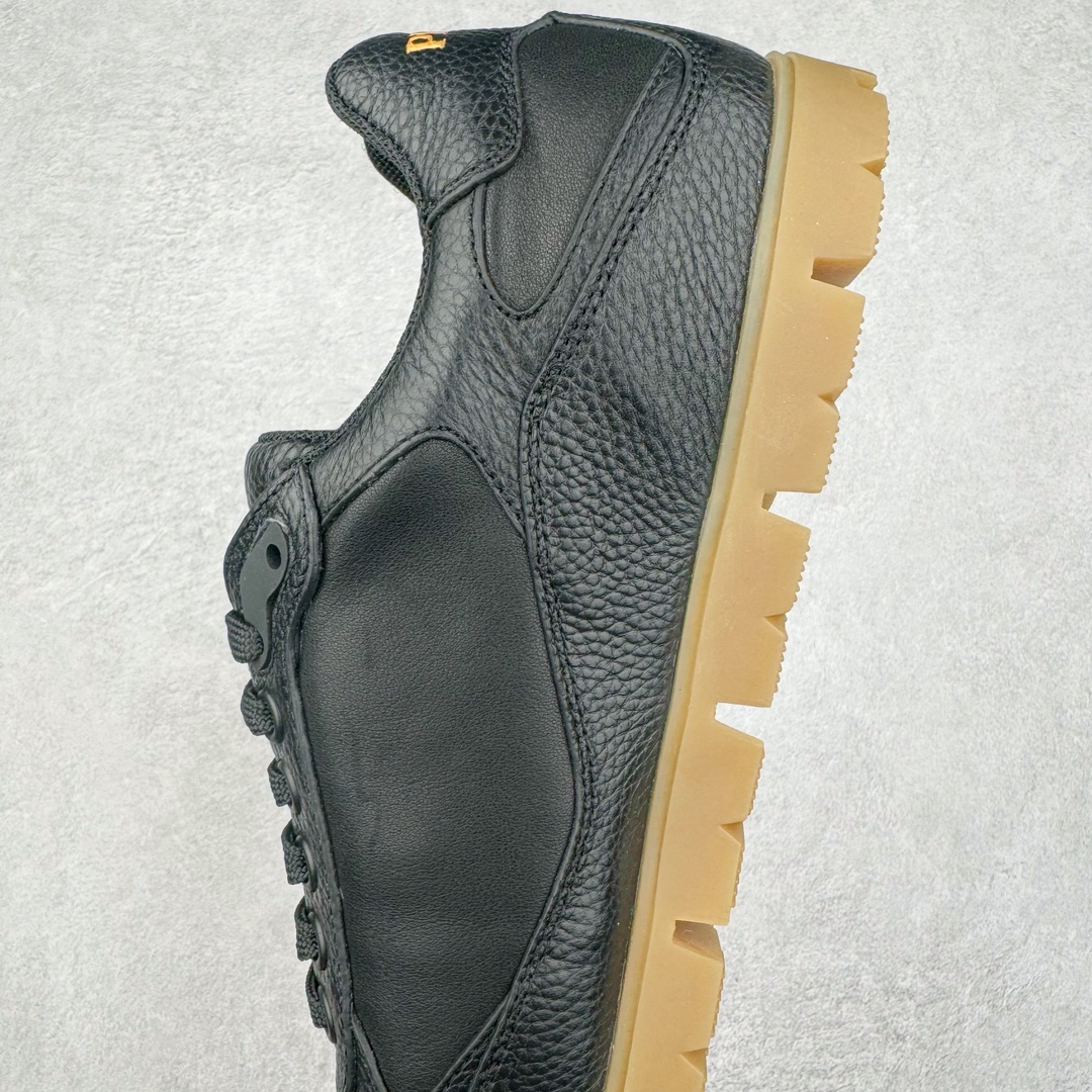 图片[7]-＃纯原 PRADA普拉达 厚底徽标系带运动休闲男鞋系列 广东大厂品质 专柜同步 大气个性更潮更抢眼更追求档次，它将颠覆旧念，与您共度时尚潮人必备! 面料采用原版进口小牛皮 牛皮内里垫脚 橡胶发泡大底 轻便防滑耐磨 脚感舒适 款式耐看做工精细 配以简洁利落的鞋楦 彰显男人的果敢和硬朗 尺码：38-44（皮鞋码）-选品中心