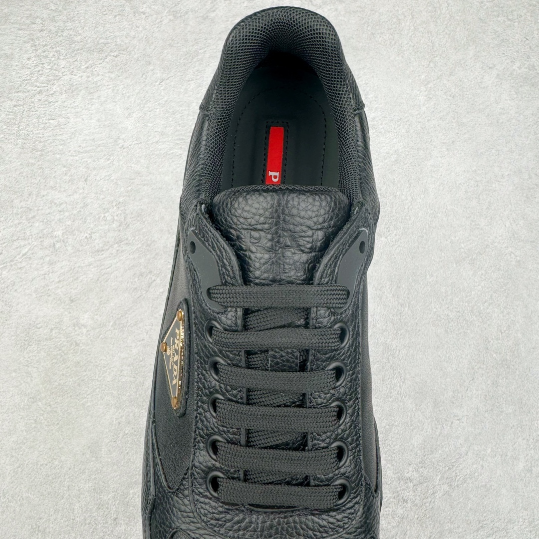 图片[5]-＃纯原 PRADA普拉达 厚底徽标系带运动休闲男鞋系列 广东大厂品质 专柜同步 大气个性更潮更抢眼更追求档次，它将颠覆旧念，与您共度时尚潮人必备! 面料采用原版进口小牛皮 牛皮内里垫脚 橡胶发泡大底 轻便防滑耐磨 脚感舒适 款式耐看做工精细 配以简洁利落的鞋楦 彰显男人的果敢和硬朗 尺码：38-44（皮鞋码）-选品中心