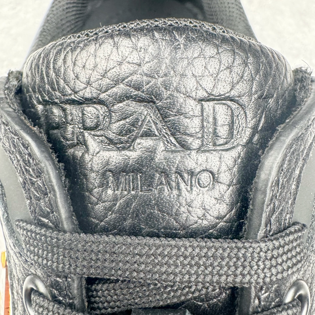 图片[13]-＃纯原 PRADA普拉达 厚底徽标系带运动休闲男鞋系列 广东大厂品质 专柜同步 大气个性更潮更抢眼更追求档次，它将颠覆旧念，与您共度时尚潮人必备! 面料采用原版进口小牛皮 牛皮内里垫脚 橡胶发泡大底 轻便防滑耐磨 脚感舒适 款式耐看做工精细 配以简洁利落的鞋楦 彰显男人的果敢和硬朗 尺码：38-44（皮鞋码）-选品中心