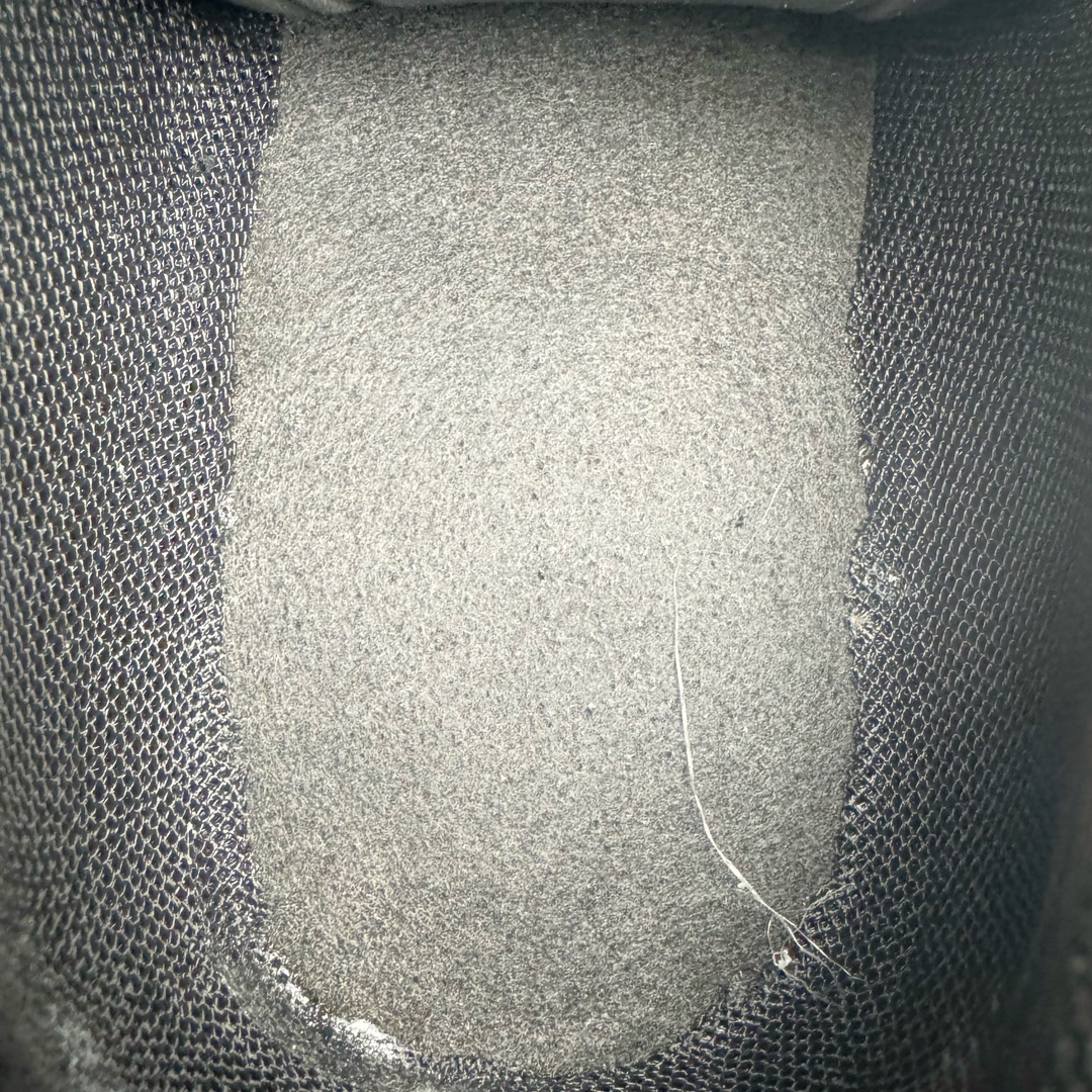 图片[10]-＃纯原 PRADA普拉达 厚底徽标系带运动休闲男鞋系列 广东大厂品质 专柜同步 大气个性更潮更抢眼更追求档次，它将颠覆旧念，与您共度时尚潮人必备! 面料采用原版进口小牛皮 牛皮内里垫脚 橡胶发泡大底 轻便防滑耐磨 脚感舒适 款式耐看做工精细 配以简洁利落的鞋楦 彰显男人的果敢和硬朗 尺码：38-44（皮鞋码）-选品中心