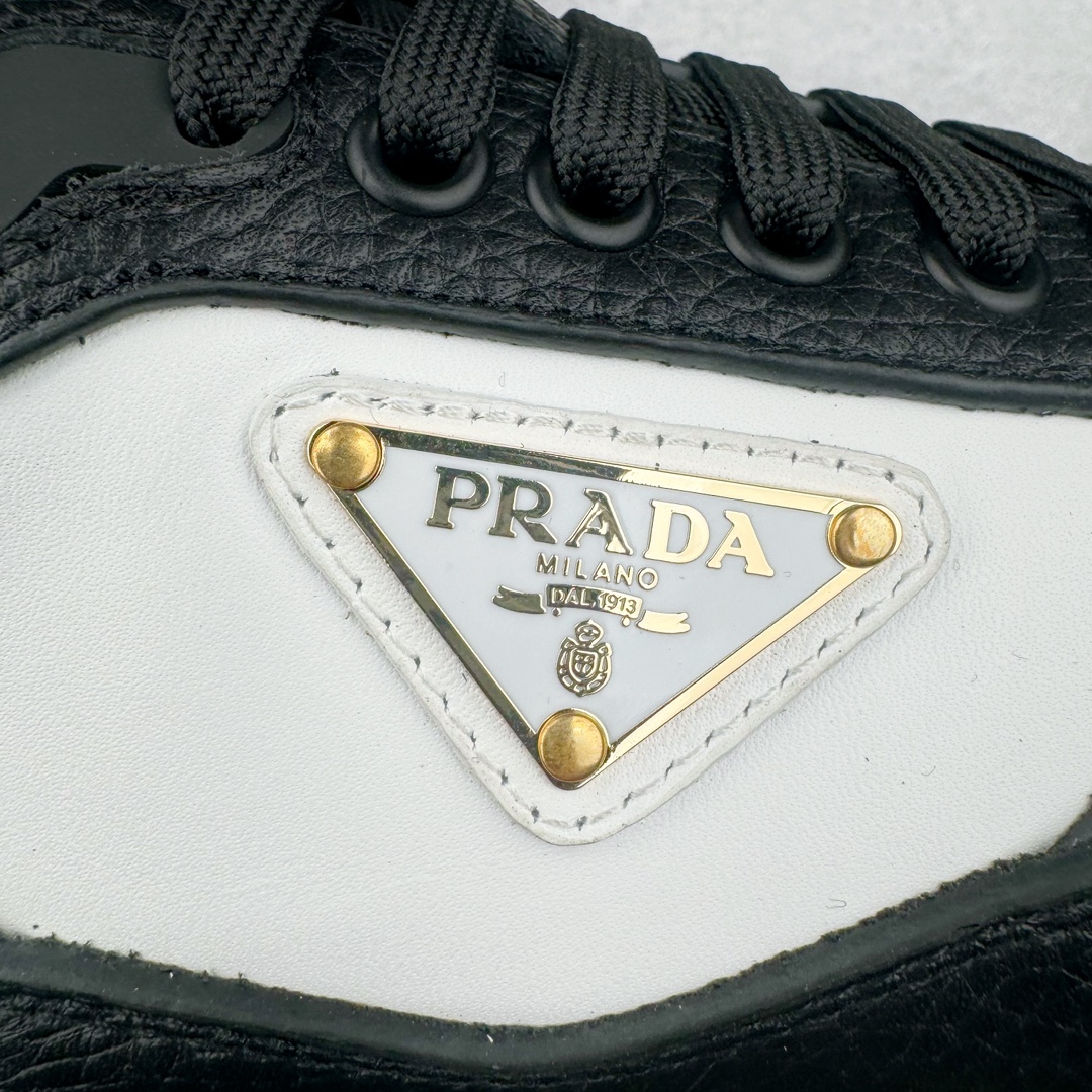 图片[17]-＃纯原 PRADA普拉达 厚底徽标系带运动休闲男鞋系列 广东大厂品质 专柜同步 大气个性更潮更抢眼更追求档次，它将颠覆旧念，与您共度时尚潮人必备! 面料采用原版进口小牛皮 牛皮内里垫脚 橡胶发泡大底 轻便防滑耐磨 脚感舒适 款式耐看做工精细 配以简洁利落的鞋楦 彰显男人的果敢和硬朗 尺码：38-44（皮鞋码）-选品中心