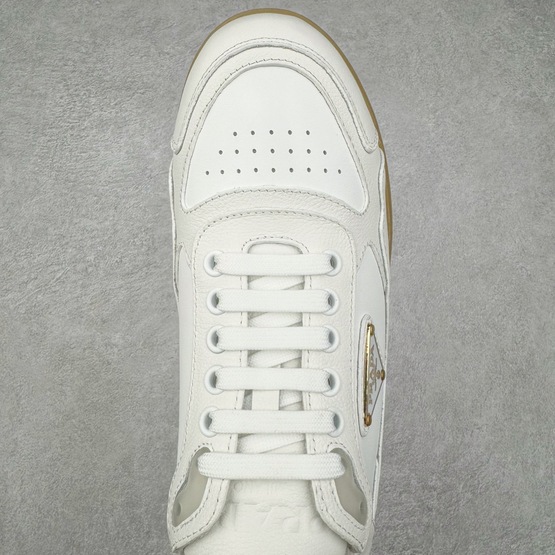 图片[4]-＃纯原 PRADA普拉达 厚底徽标系带运动休闲男鞋系列 广东大厂品质 专柜同步 大气个性更潮更抢眼更追求档次，它将颠覆旧念，与您共度时尚潮人必备! 面料采用原版进口小牛皮 牛皮内里垫脚 橡胶发泡大底 轻便防滑耐磨 脚感舒适 款式耐看做工精细 配以简洁利落的鞋楦 彰显男人的果敢和硬朗 尺码：38-44（皮鞋码）-选品中心