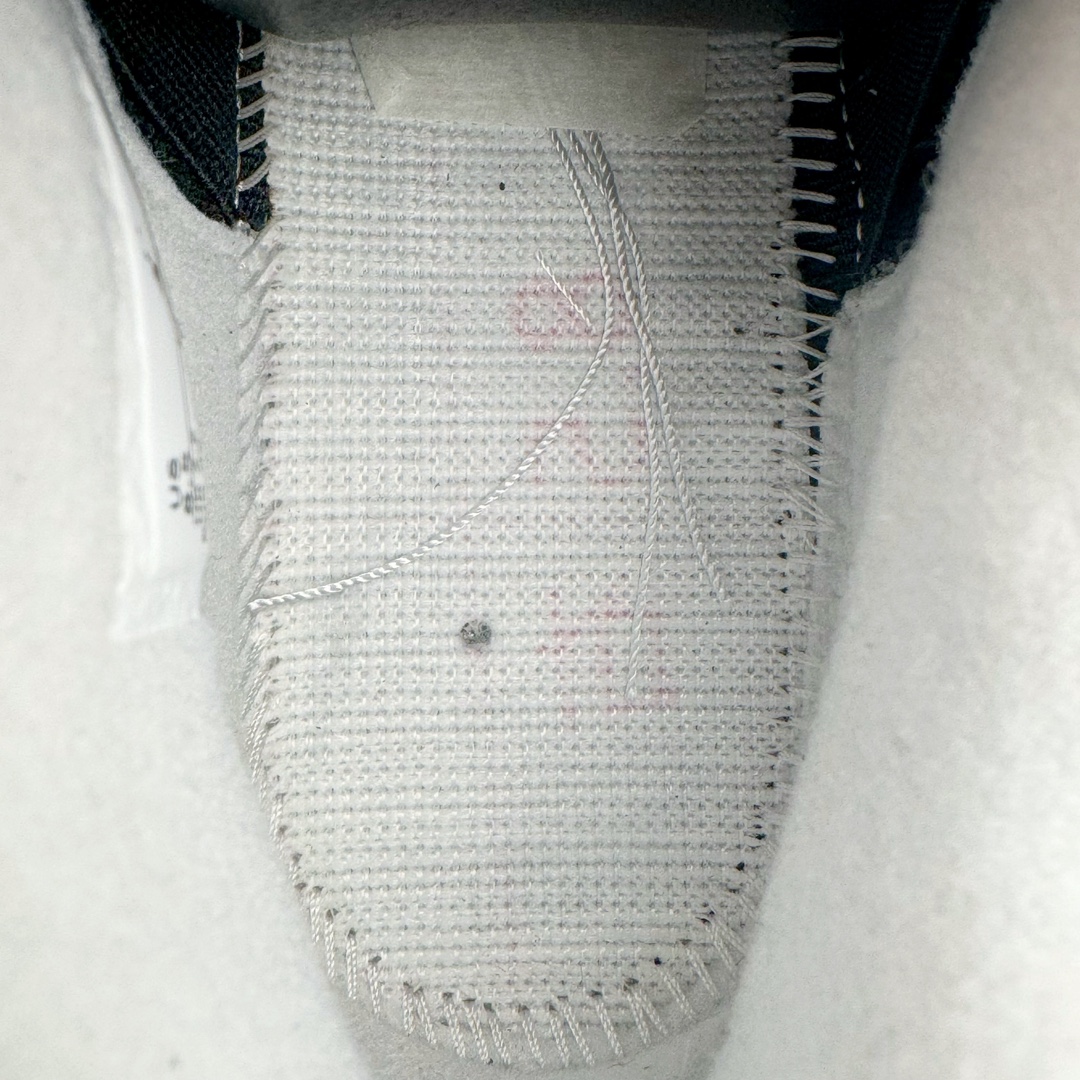 图片[12]-＃OG纯原 Air Jordan AJ4 Retro \\\” Fear \\\” 黑白恐惧 复刻2024版 FQ8138-002 耗时多个月巨作 重金购买原楦原纸板 确保原汁原味 完美呈现四代版型 原厂织唛标 市面唯一采用原装皮料 正确网格工艺 全方位一致匹配官方细节 尺码：36 36.5 37.5 38 38.5 39 40 40.5 41 42 42.5 43 44 44.5 45 46 47.5-选品中心
