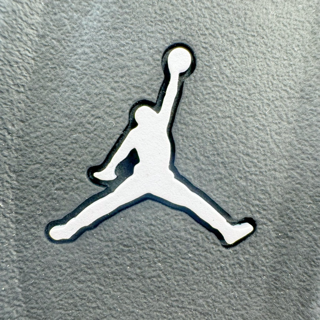 图片[11]-＃OG纯原 Air Jordan AJ4 Retro \\\” Fear \\\” 黑白恐惧 复刻2024版 FQ8138-002 耗时多个月巨作 重金购买原楦原纸板 确保原汁原味 完美呈现四代版型 原厂织唛标 市面唯一采用原装皮料 正确网格工艺 全方位一致匹配官方细节 尺码：36 36.5 37.5 38 38.5 39 40 40.5 41 42 42.5 43 44 44.5 45 46 47.5-选品中心