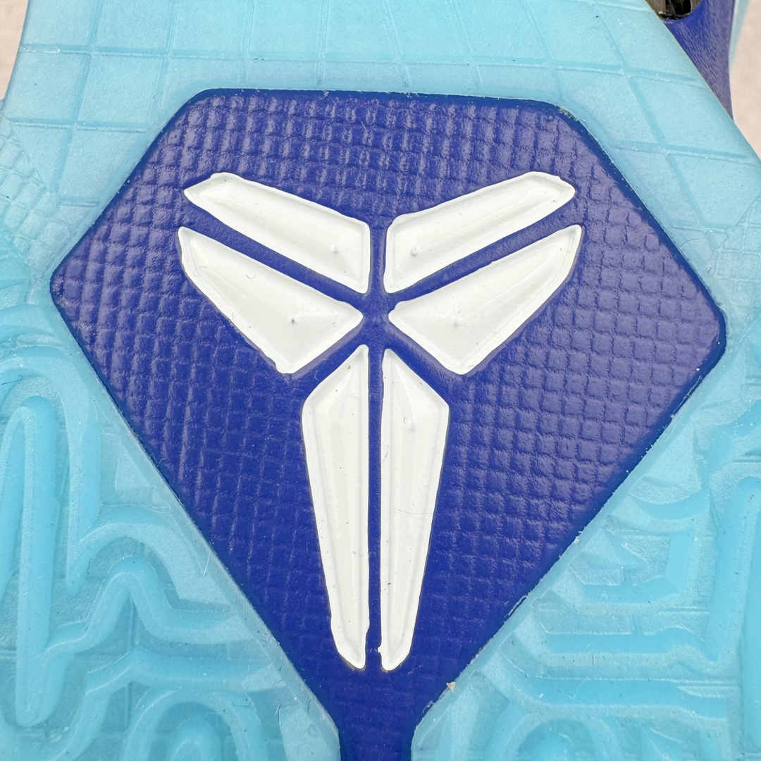 图片[22]-＃H12纯原 NK Zoom Kobe ZK5 科比5代 X-Ray 蓝色骨骼 HJ4303-400 完美复刻公司货 前掌超大Zoom Turbo气垫 后掌EVA缓震 真正的原汁原味 还原ZP脚感 全身鞋材卡料色独家定制 唯一正确喷漆工艺Swoosh 正确凹凸蛇鳞工艺 正确鞋面渐变效果 内全置真动飞态线 独立原厂模具 最大尺码达到49.5码 首批不拼图大几率过验 亲测已过 支持各种高强度实战 无需担心 上脚价 补货周期极长 脚宽建议买大半码 科比系列前掌偏窄 不影响二次销售 支持七天无理由退换 尺码：41 42 42.5 43 44 44.5 45 45.5 46 47.5 48.5 49.5-选品中心