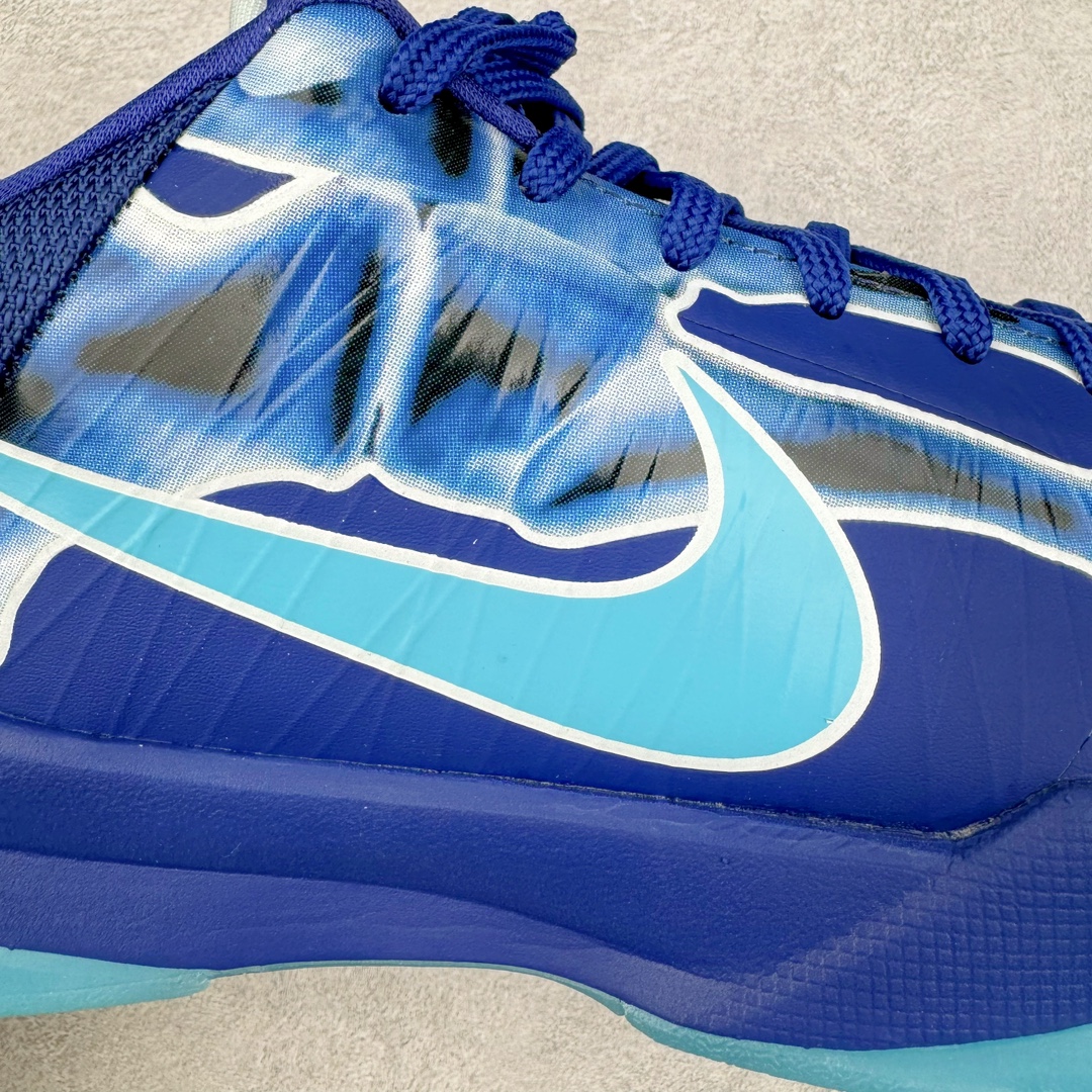 图片[21]-＃H12纯原 NK Zoom Kobe ZK5 科比5代 X-Ray 蓝色骨骼 HJ4303-400 完美复刻公司货 前掌超大Zoom Turbo气垫 后掌EVA缓震 真正的原汁原味 还原ZP脚感 全身鞋材卡料色独家定制 唯一正确喷漆工艺Swoosh 正确凹凸蛇鳞工艺 正确鞋面渐变效果 内全置真动飞态线 独立原厂模具 最大尺码达到49.5码 首批不拼图大几率过验 亲测已过 支持各种高强度实战 无需担心 上脚价 补货周期极长 脚宽建议买大半码 科比系列前掌偏窄 不影响二次销售 支持七天无理由退换 尺码：41 42 42.5 43 44 44.5 45 45.5 46 47.5 48.5 49.5-选品中心