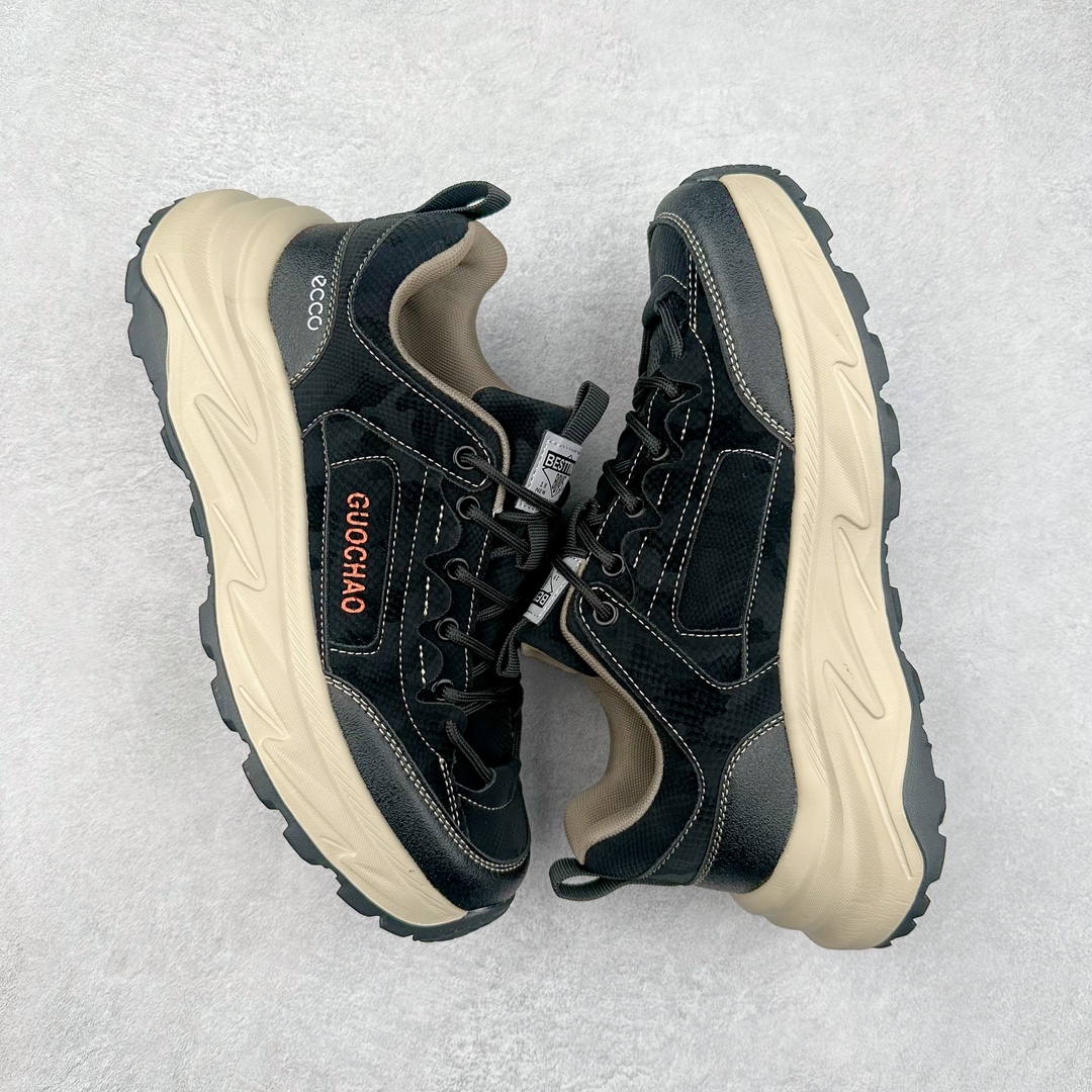 图片[3]-ECCO爱步2024年新款户外鞋防水透气越野跑鞋 健步踪迹系列 鞋面设有GORE-TEX防水薄膜 给你贴心防水保护 防水透气 直接注塑工艺连接鞋面与鞋底 一体成型 合脚稳固 BIOM自然律动科技鞋楦 符合人体工学 长效缓震带来裸足体验 橡胶大底 结合橡胶凸起鞋钉设计 适应多种地形 提供强劲抓地力与耐磨性 稳定支撑 越野无束 尺码：39 40 41 42 43 44（正常码）-选品中心