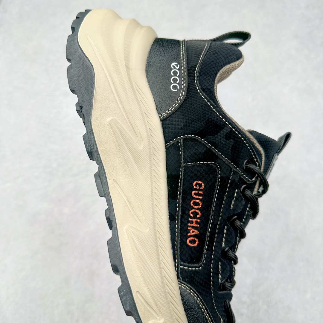 图片[6]-ECCO爱步2024年新款户外鞋防水透气越野跑鞋 健步踪迹系列 鞋面设有GORE-TEX防水薄膜 给你贴心防水保护 防水透气 直接注塑工艺连接鞋面与鞋底 一体成型 合脚稳固 BIOM自然律动科技鞋楦 符合人体工学 长效缓震带来裸足体验 橡胶大底 结合橡胶凸起鞋钉设计 适应多种地形 提供强劲抓地力与耐磨性 稳定支撑 越野无束 尺码：39 40 41 42 43 44（正常码）-选品中心