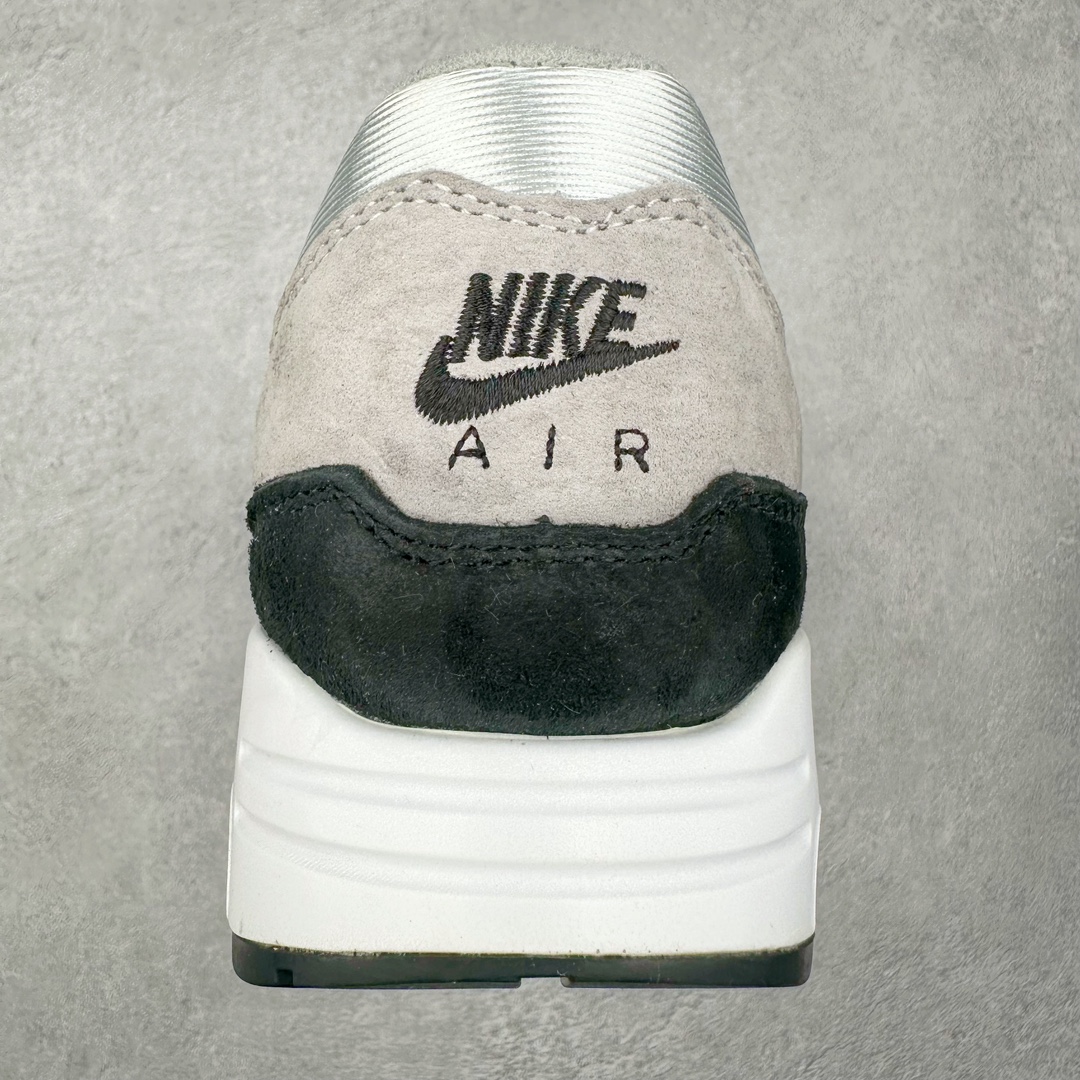 图片[8]-＃特价福利 NK Air Max 1 初代复古气垫慢跑鞋 FJ8314-002 由Tinker Hatfeld和Mark Parker在1987年设计 灵感来自于巴黎蓬皮杜中心 在参观了蓬皮杜中心之后提出了Air Max的标志性开窗可视气垫的理念 并将其实际开发成功 是NK史上第一双可视气垫跑鞋 凭借着Air Max气垫带来的舒适脚感和鞋面面料上的不断精进才使得Air Max 1在现如今都是复古慢跑鞋的首选 深厚的历史渊源 独特的流线形设计 极为复古的外观使得它深受鞋迷的喜爱 尺码：36 36.5 37.5 38 38.5 39 40 40.5 41 42 42.5 43 44 44.5 45-选品中心
