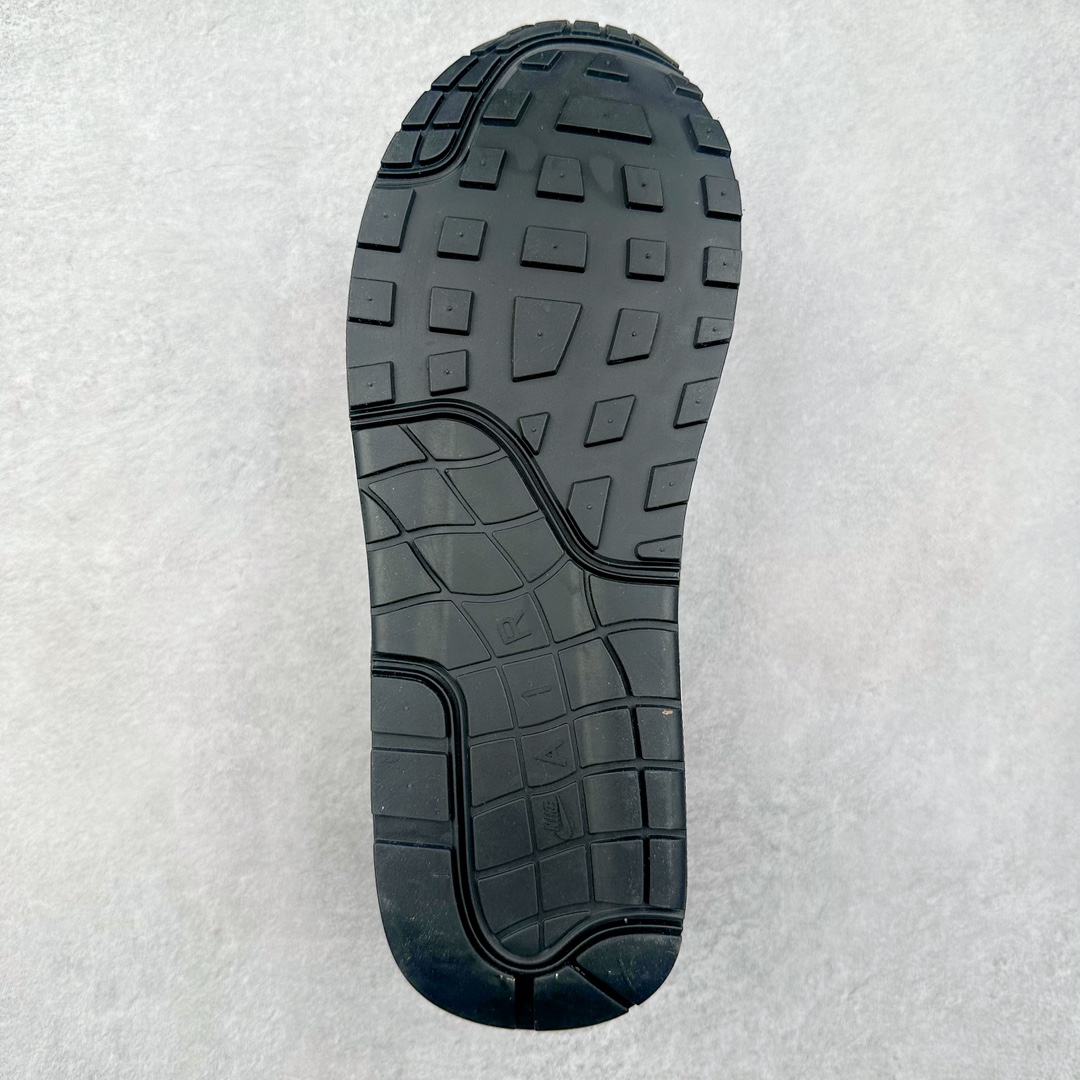 图片[9]-＃特价福利 NK Air Max 1 初代复古气垫慢跑鞋 FJ8314-002 由Tinker Hatfeld和Mark Parker在1987年设计 灵感来自于巴黎蓬皮杜中心 在参观了蓬皮杜中心之后提出了Air Max的标志性开窗可视气垫的理念 并将其实际开发成功 是NK史上第一双可视气垫跑鞋 凭借着Air Max气垫带来的舒适脚感和鞋面面料上的不断精进才使得Air Max 1在现如今都是复古慢跑鞋的首选 深厚的历史渊源 独特的流线形设计 极为复古的外观使得它深受鞋迷的喜爱 尺码：36 36.5 37.5 38 38.5 39 40 40.5 41 42 42.5 43 44 44.5 45-选品中心