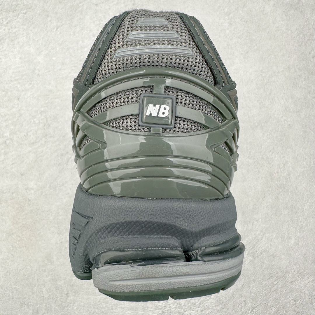 图片[8]-New Balance M1906R NB新百伦系列复古老爹风休闲运动慢跑鞋 采用轻质牛剖革拼接透气网眼衬垫织物鞋面材质 T-Beam大底提供足步弓支撑 保持步态稳定#后跟搭载外露缓震胶 鞋身整体以各种深浅不一的灰色覆盖 鞋头以淡蓝色调装饰，网眼衬垫通过不规律的色块实现做旧的美感 泛黄的鞋底更是进一步增添了复古气息 尺码：36 37 37.5 38 38.5 39.5 40 40.5 41.5 42 42.5 43 44 45-选品中心