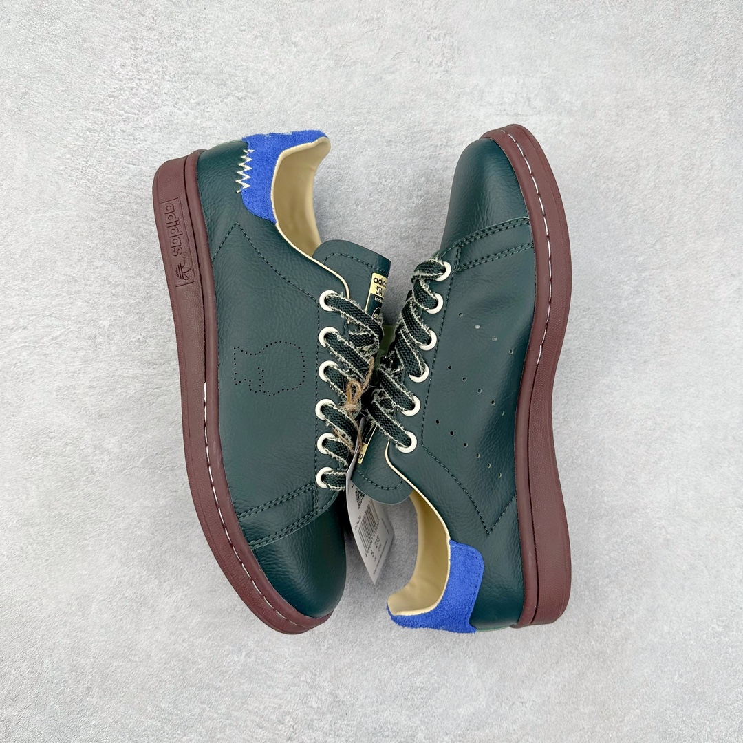 图片[3]-Brain Dead x AD originals STAN SMITH 史密斯时尚舒适耐磨低帮板鞋 男女同款 脑死亡联名墨绿蓝 IH3433 此番依旧以阿迪经典的网球鞋型Stan Smith为蓝本，向传奇温布尔登冠军致敬。Brain Dead主理人Kyle Ng再次开晒，率先亮相的是一双纯白皮革搭配橡胶外底配色，鞋舌处印有灰色的\\\”adidas Stan Smith\\\”以及\\\”Brain Dead\\\”脑死亡经典头像，鞋带孔则以蓝色呈现，颜值不低。另一双浅粉色版本实物完整曝光，整体以粉色搭配深棕色大底，鞋带处抓毛做旧的设计辨识度拉满，后跟采用绿色翻毛材质打造。尺码：36 36.5 37.5 38 38.5 39 40 40.5 41 42 42.5 43 44 44.5 45-选品中心