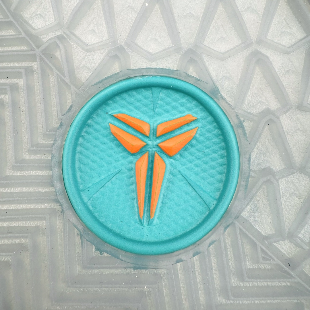 图片[20]-＃S2纯原 NK Zoom Kobe 8 Protro 大师之路 威尼斯海滩 FQ3548-001 React科技鞋垫加持 实战配置直接拉满 原楦纸板开发 鞋身流线型、后跟塑形 区分土肥圆 原厂针织鞋面一针一线匹配原版 全身鞋材卡料色独家定制 唯一万针立体刺绣SWOOSH 真实底模最大48.5 实战利器 专供海外市场 尺码：40 40.5 41 42 42.5 43 44 44.5 45 46 47.5 48.5 （脚宽、脚胖 建议买大半码）-选品中心